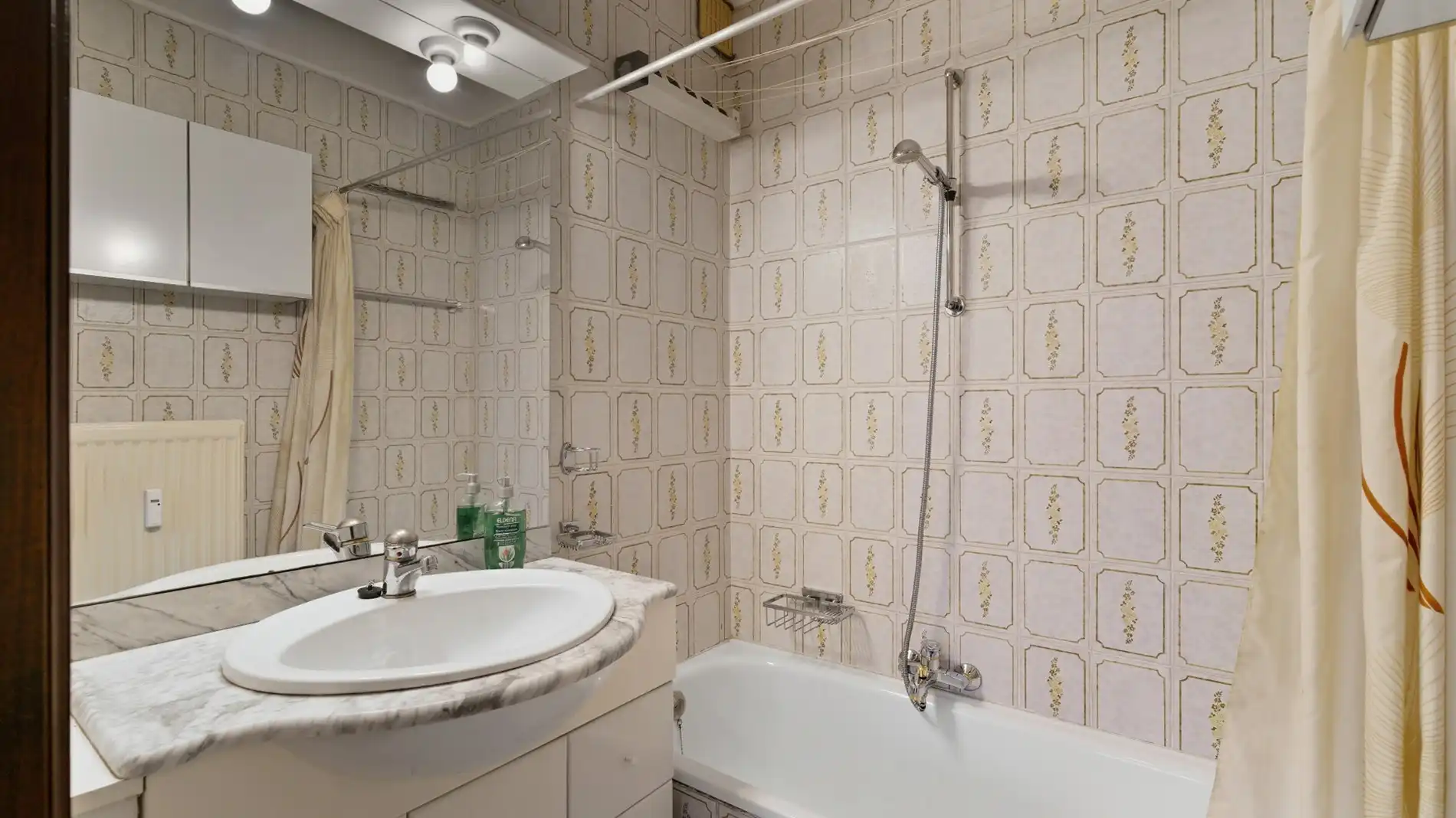 TE KOOP: APPARTEMENT 3 SLPK EN DUBBELE GARAGe foto 8