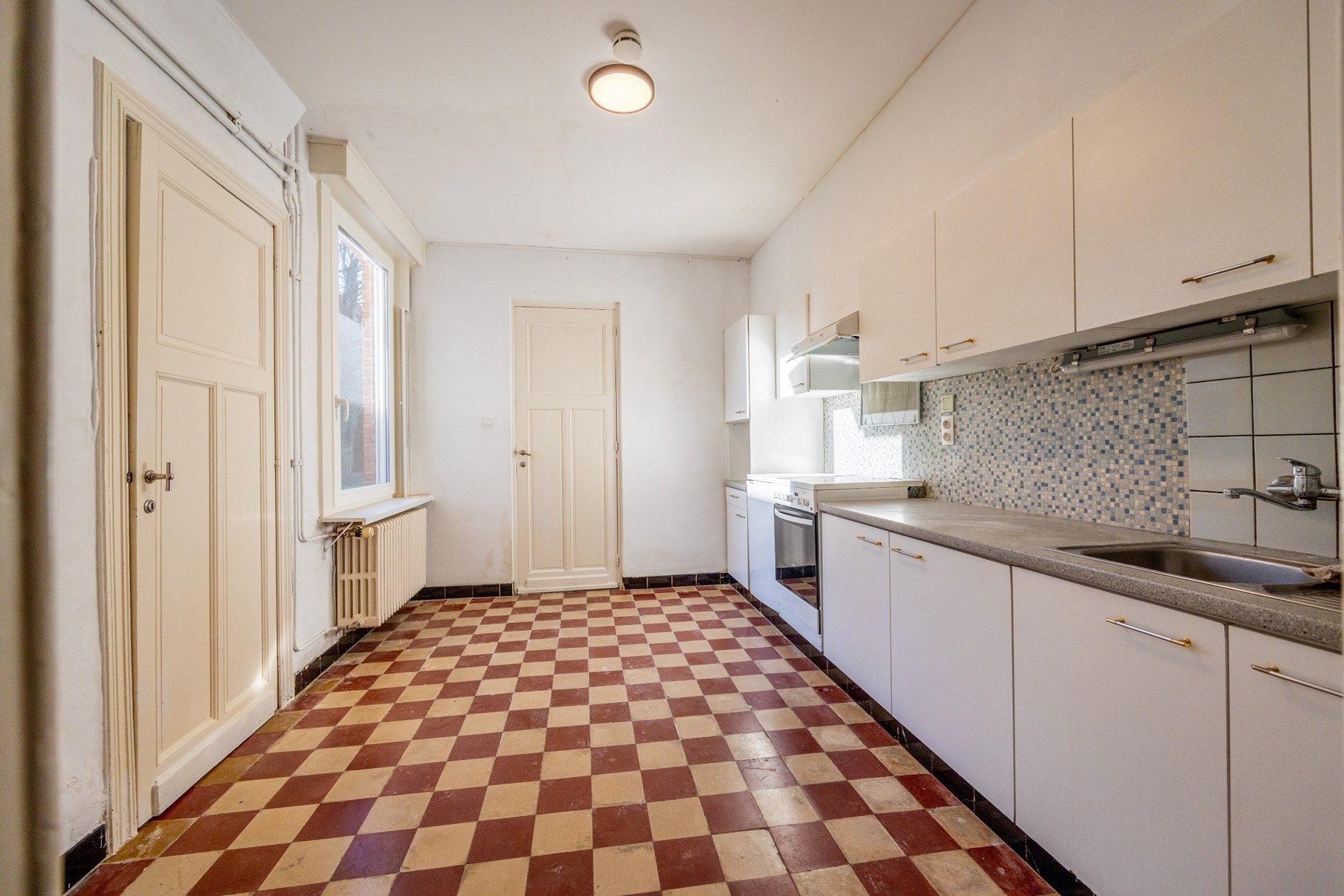 CHARMANTE BURGERWONING MET GARAGE foto 6