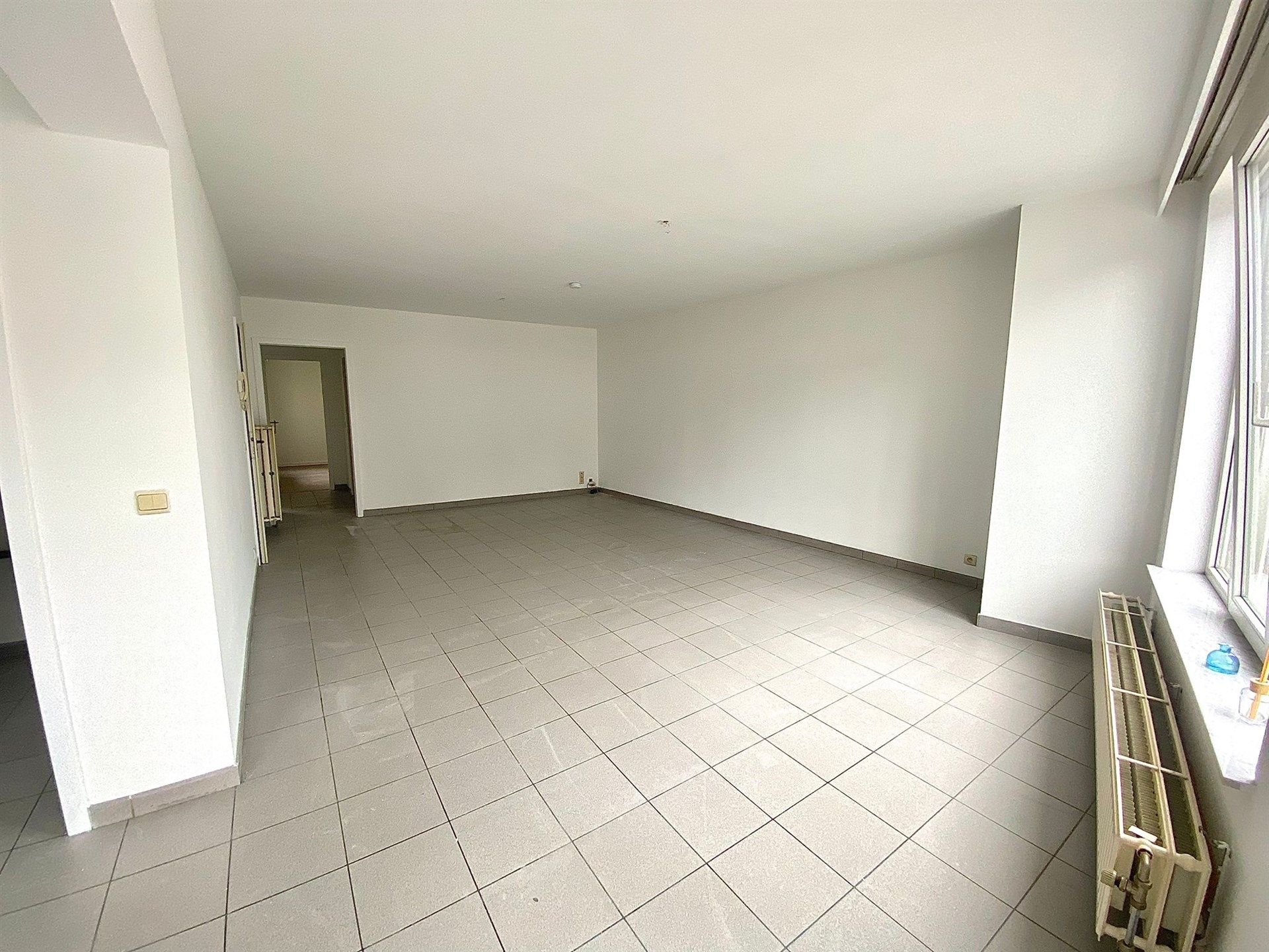 Appartement met twee slaapkamers en staanplaats nabij het centrum van Aalst foto 2