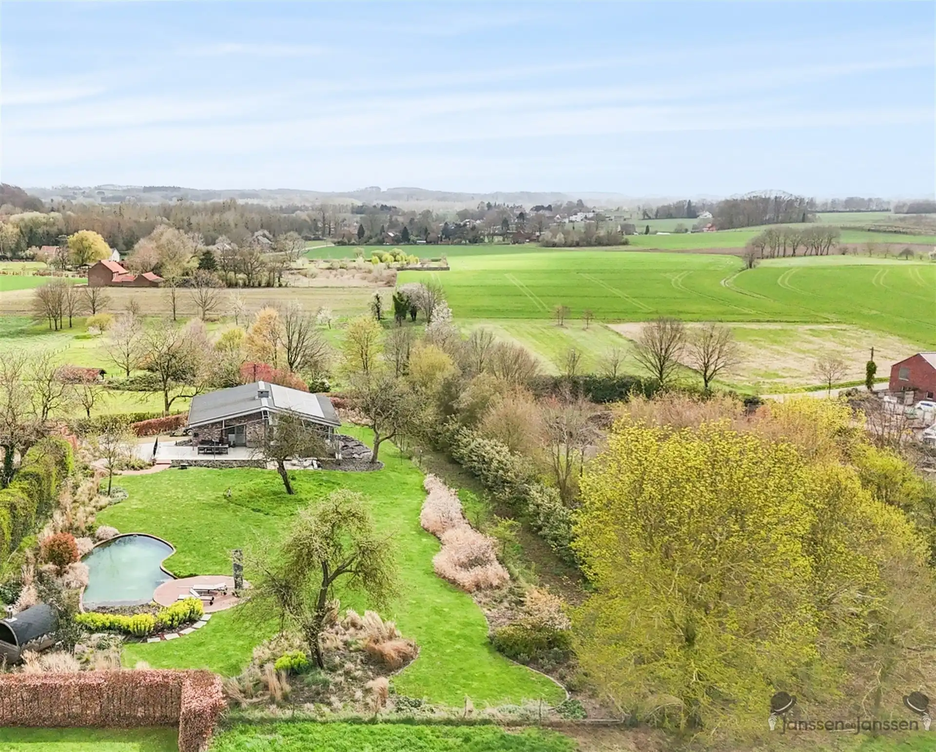 Unieke landelijk-moderne villa met adembenemend uitzicht aan Troostembergbos foto 4