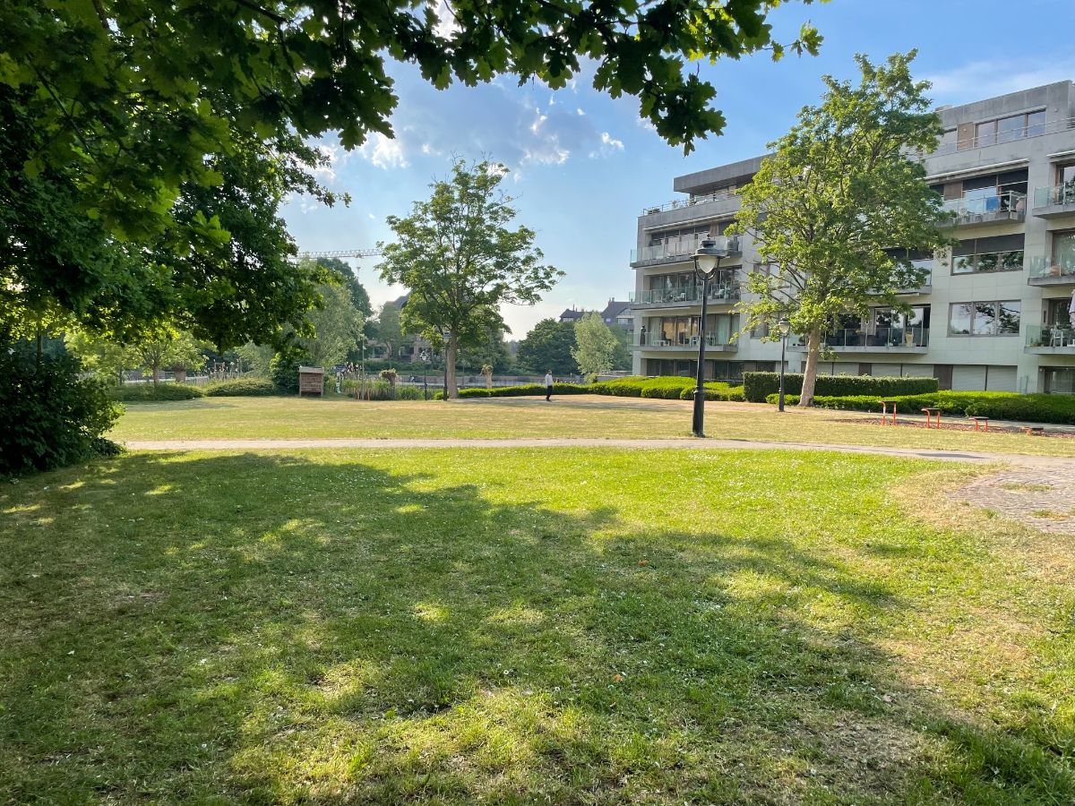 LUXE APPARTEMENT + zeer riant zongericht terras, dubbele garage & (wijn)kelder foto 62