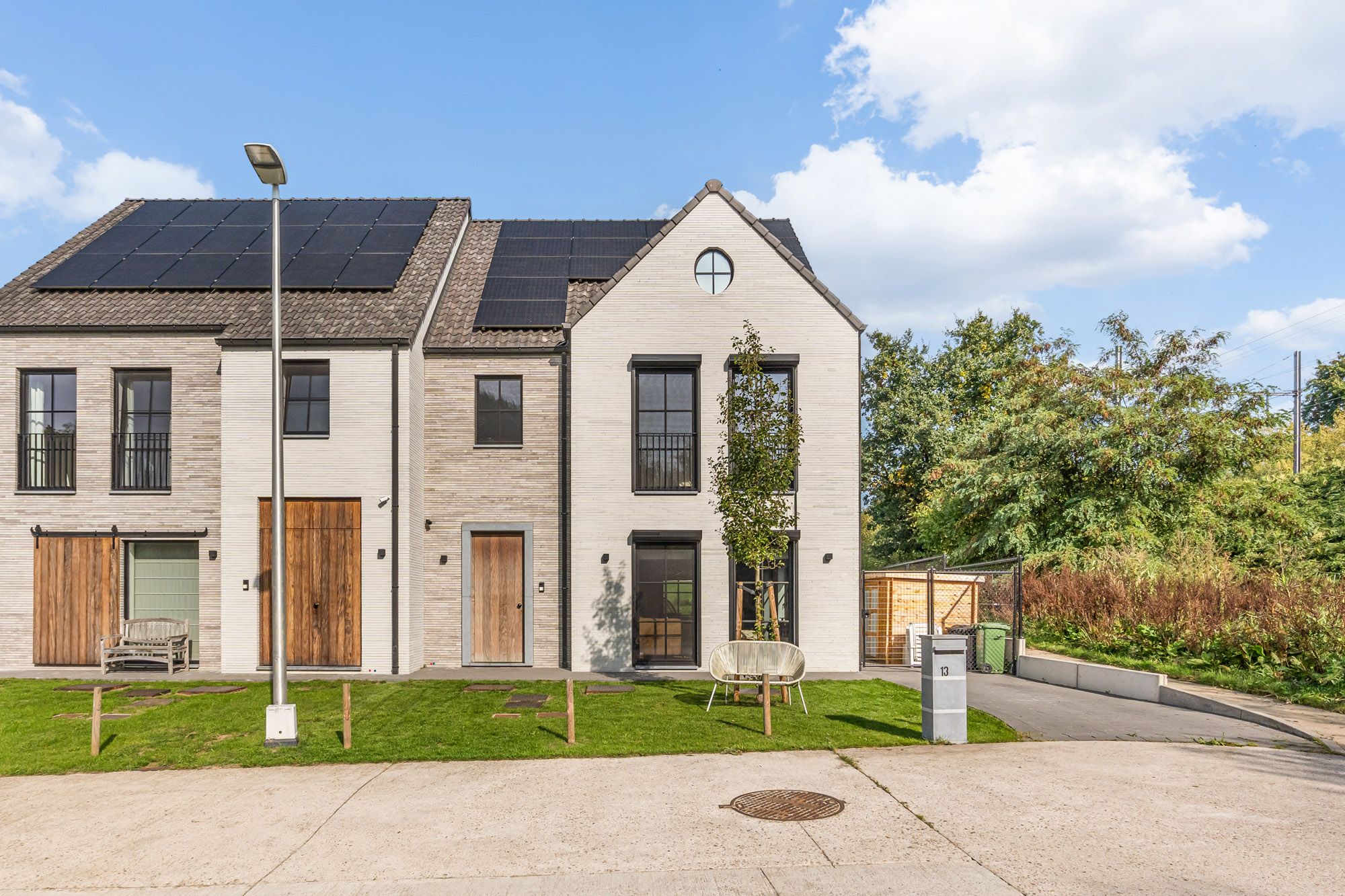 Exclusieve nieuwbouwwoning met verfijnde afwerking en ruime tuin! foto 2