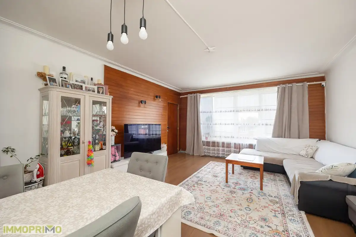 Ruim en lichtrijk appartement met 3 slaapkamers en terras in het hart van Deurne foto 3