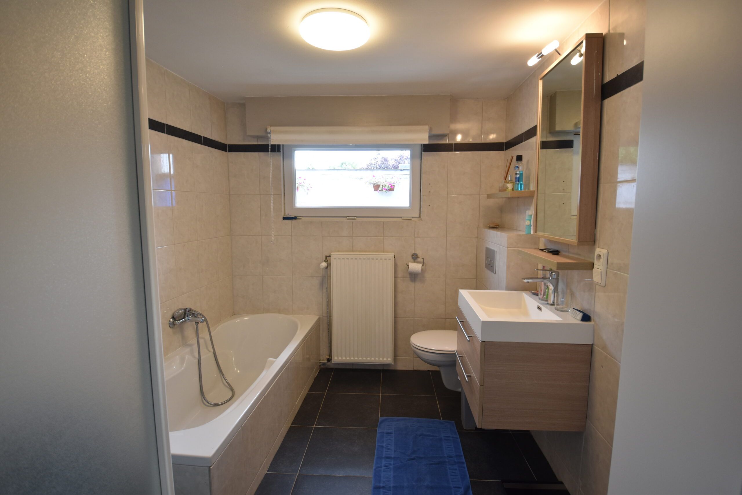 Zeer ruime woonst met atelier/praktijk in Nieuwkerken foto 5