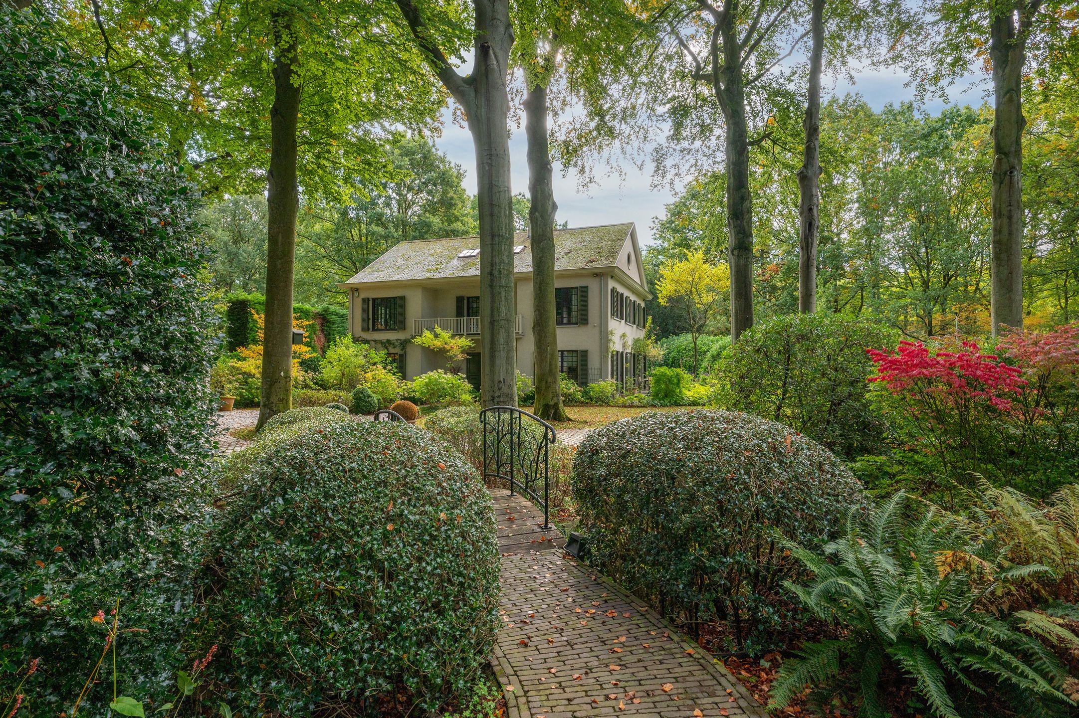 Instapklare villa, in hartje Vriesdonk, met parktuin foto 27