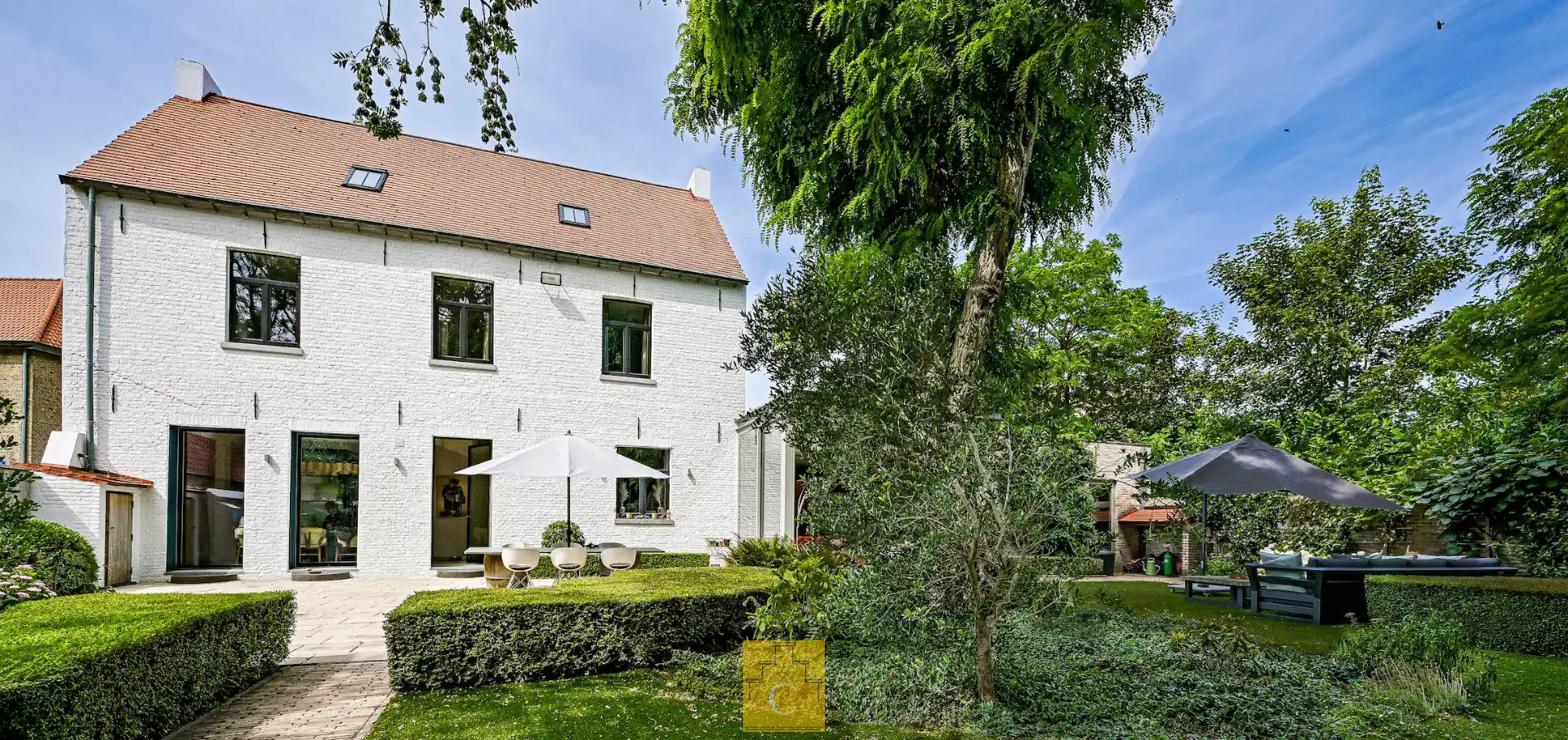 Een woning waar karakter en hedendaagse architectuur elkaar perfect aanvullen. foto 11