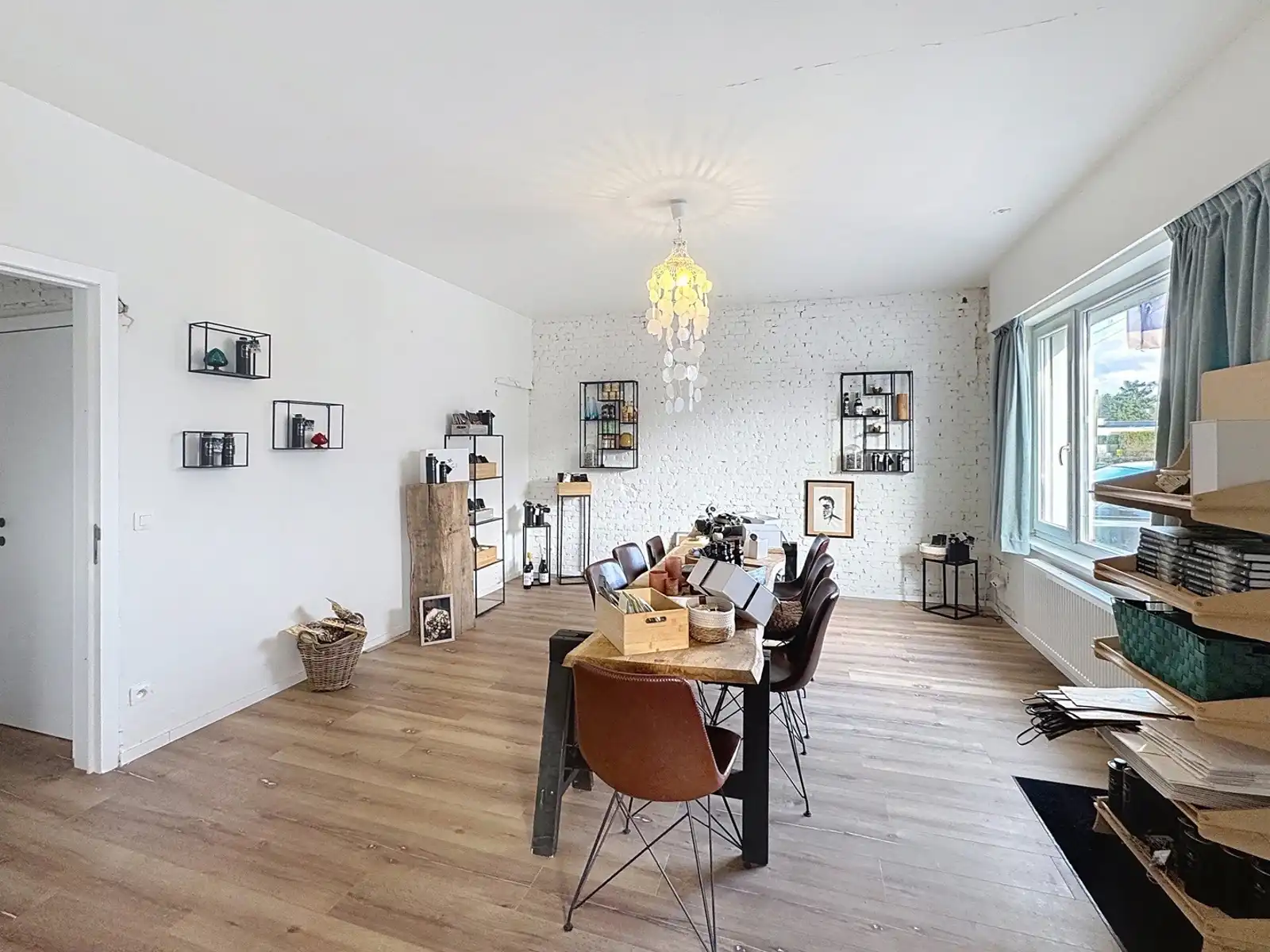 Handelspand met zonnige tuin + ruime garage + parkeerplaatsen foto 4