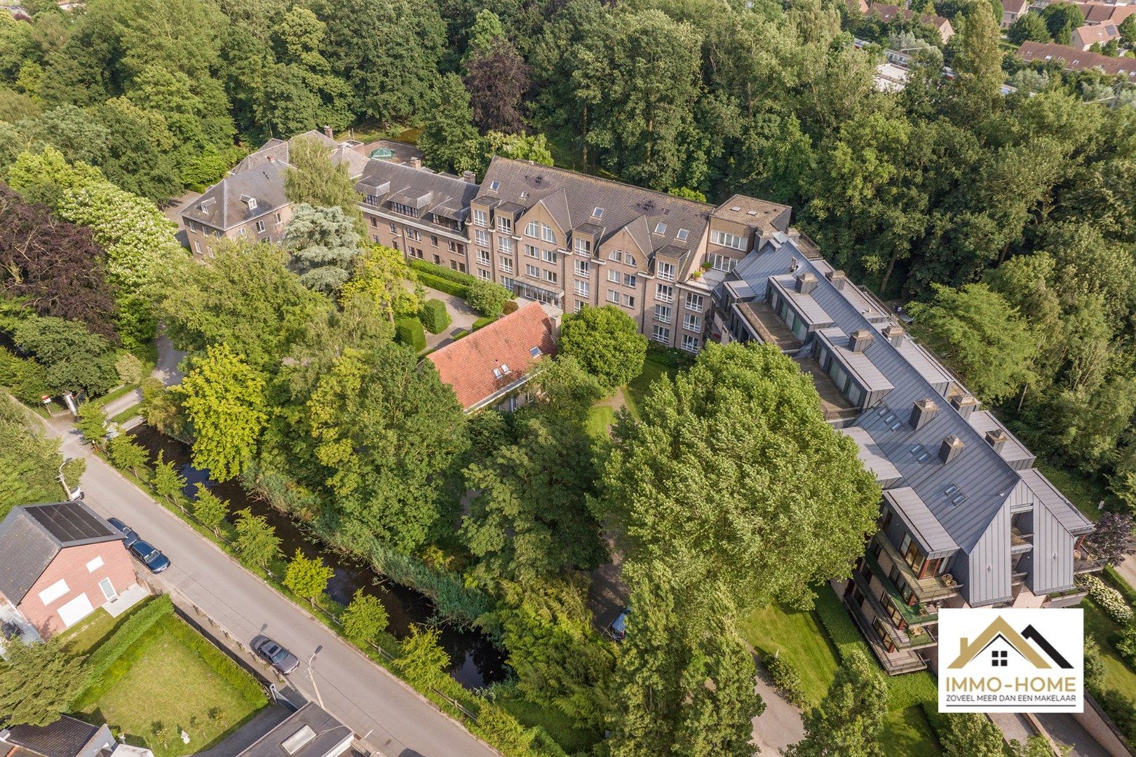 Prachtige zorgappartementen in een residentiële omgeving met zwembad en park te Oostakker foto 2