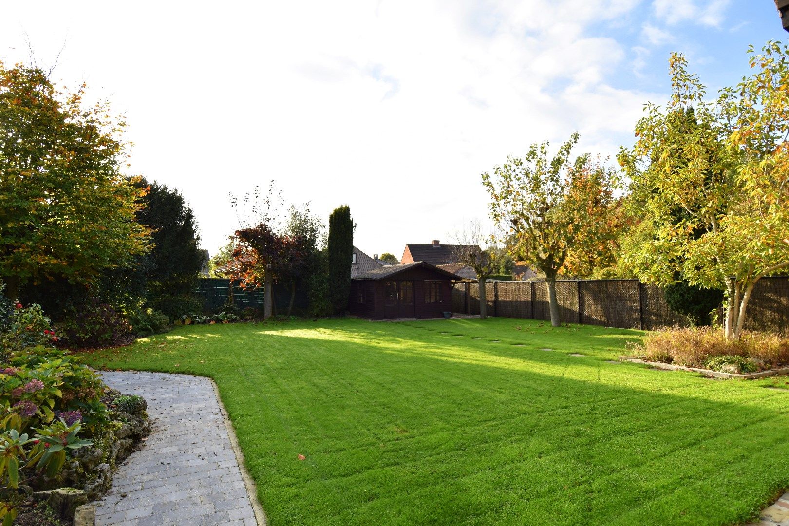 Villa met 4 slaapkamers, garage en zonnige tuin te koop in residentiële omgeving vlakbij Gullegem-centrum foto 16