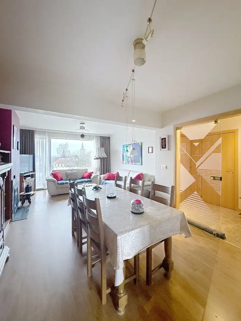 IN OPTIE! Ruim 2-slaapkamerappartement met terras, balkon, garage en berging foto 4
