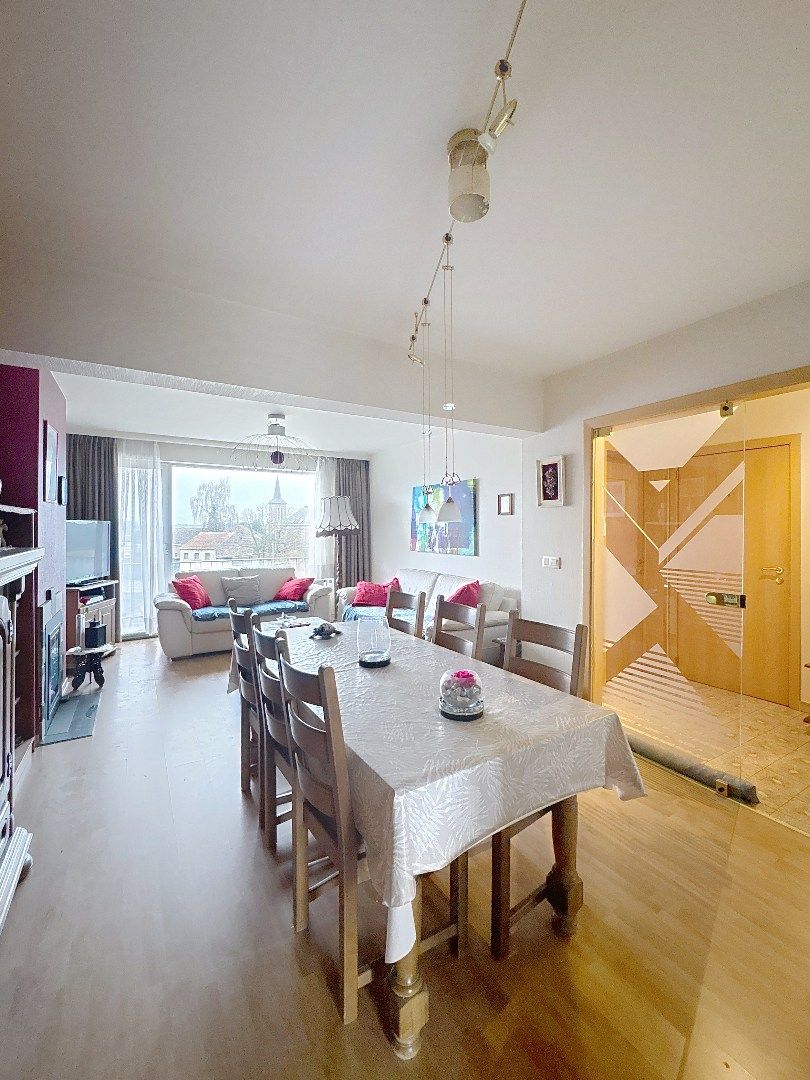 Ruim 2-slaapkamerappartement met terras, balkon, garage en berging foto 4