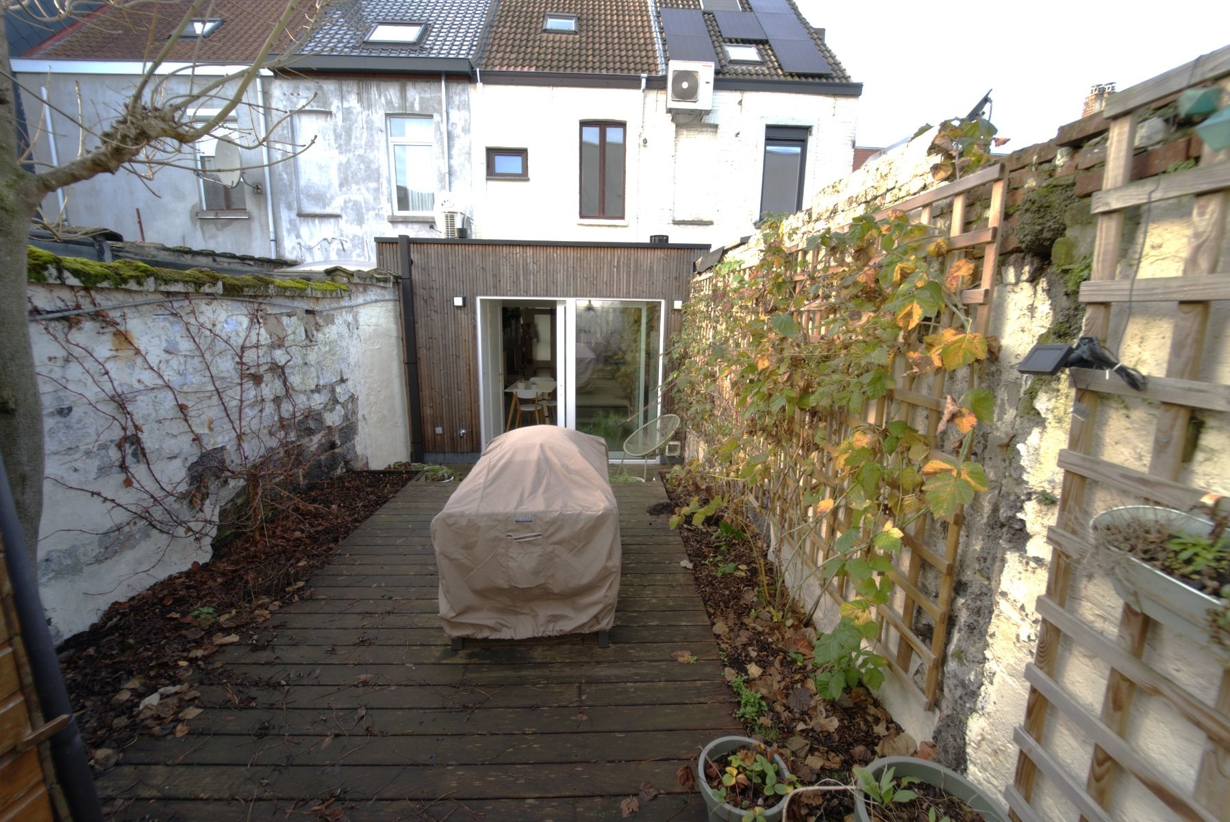 Rijwoning met 3 slaapkamers nabij centrum foto 14