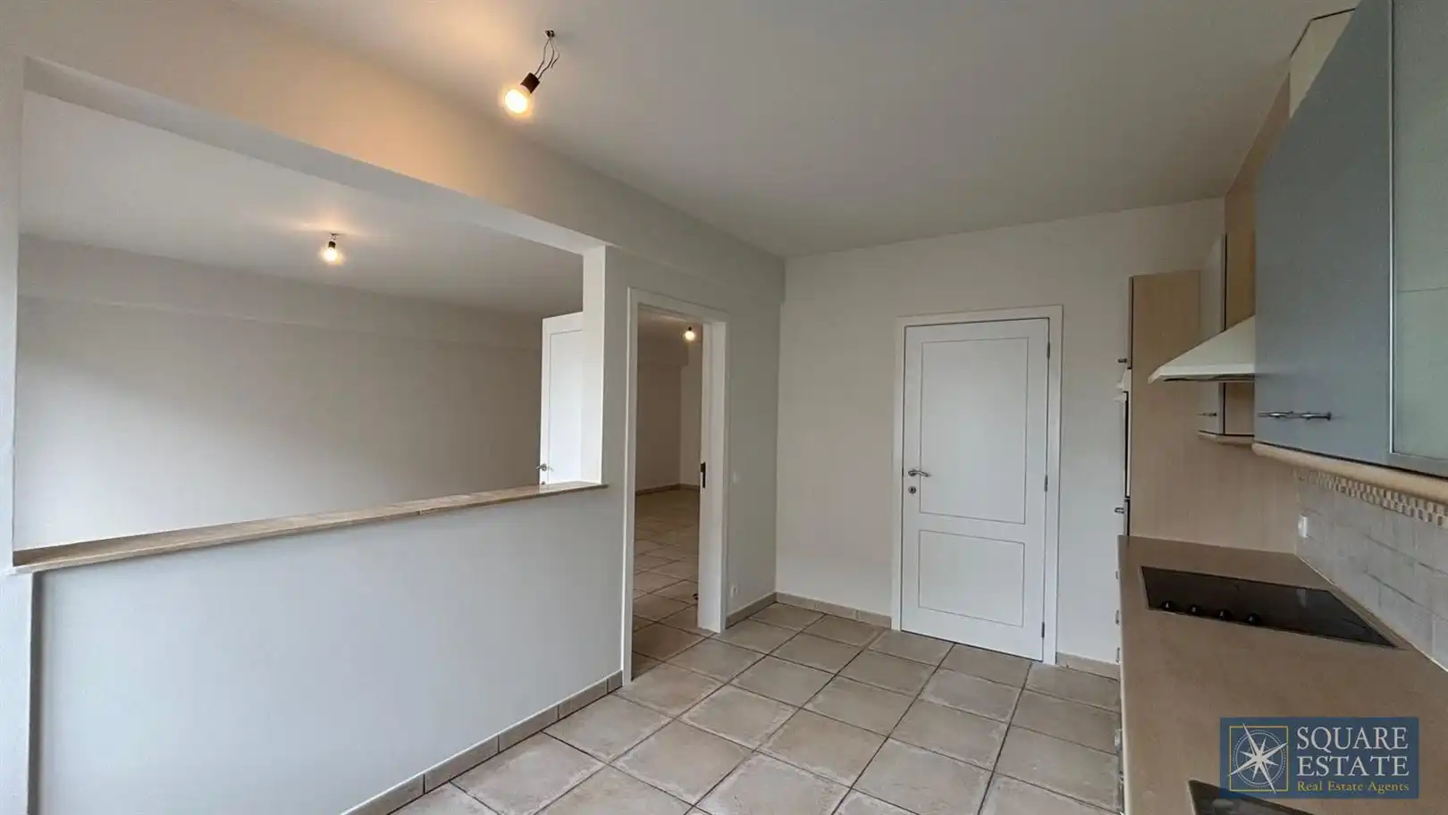 Prachtig appartement met twee slaapkamers, tuin, terras en dubbele garage  foto 4