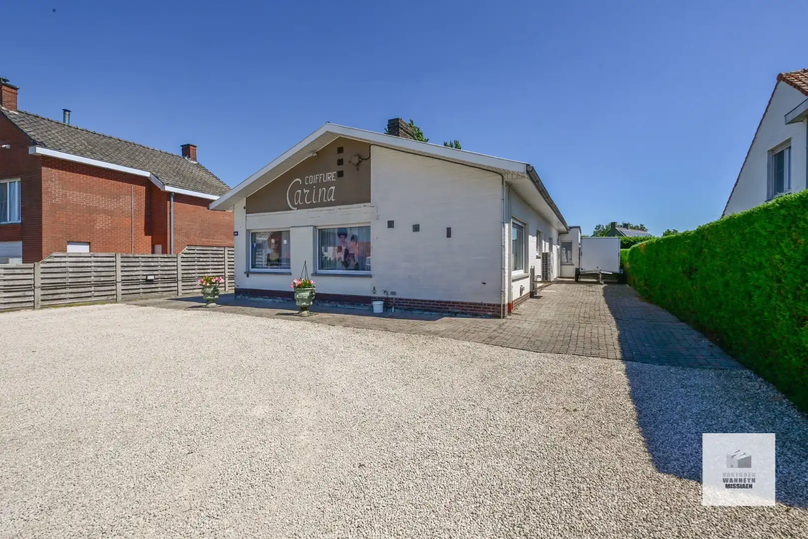 Hoofdfoto van de publicatie: Ruime gelijkvloerse woning met 3 slaapkamers, garage en zonnige tuin op 781m2
