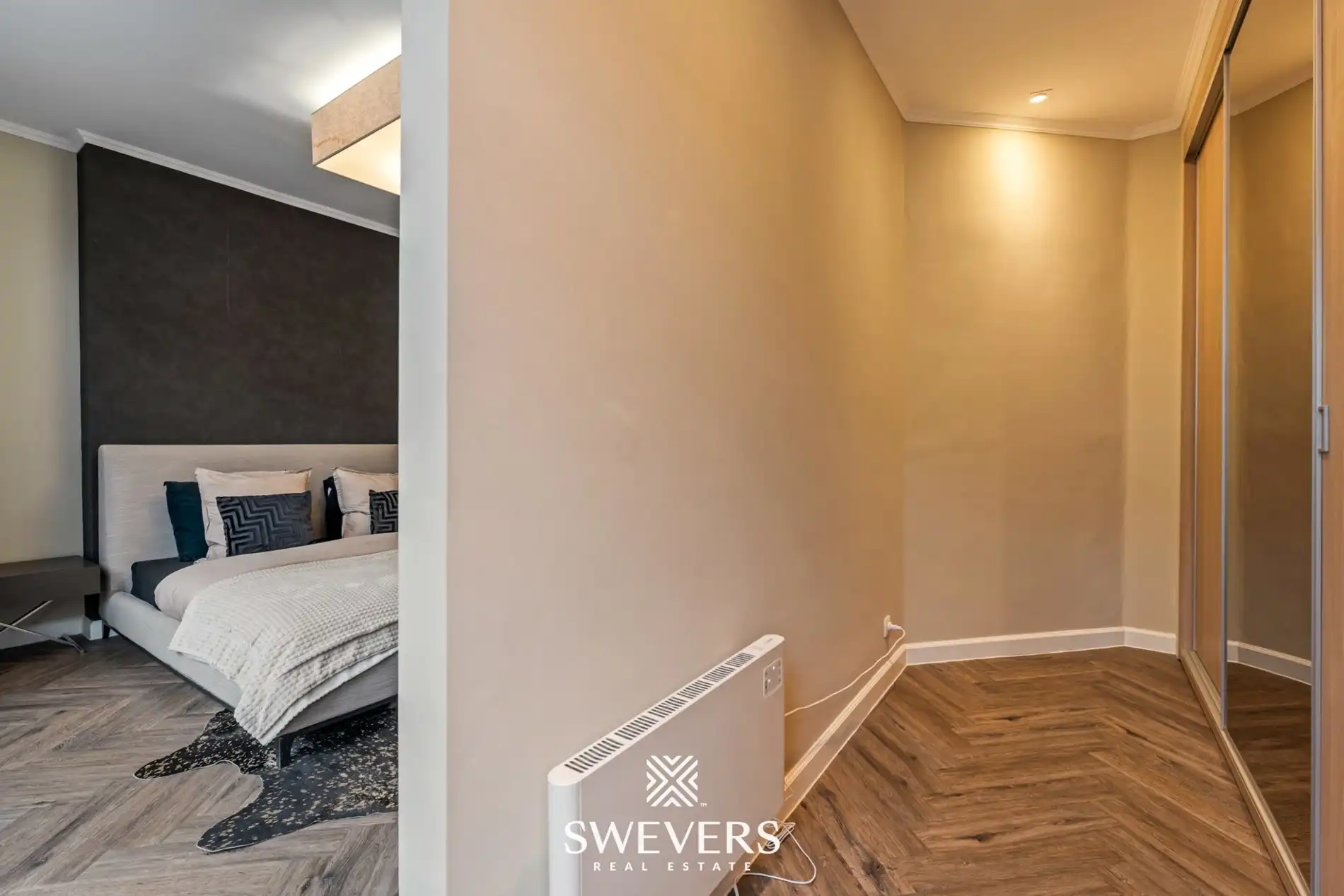 Exclusief gerenoveerde stadswoning met garage en drie terrassen in hartje Hasselt foto 35