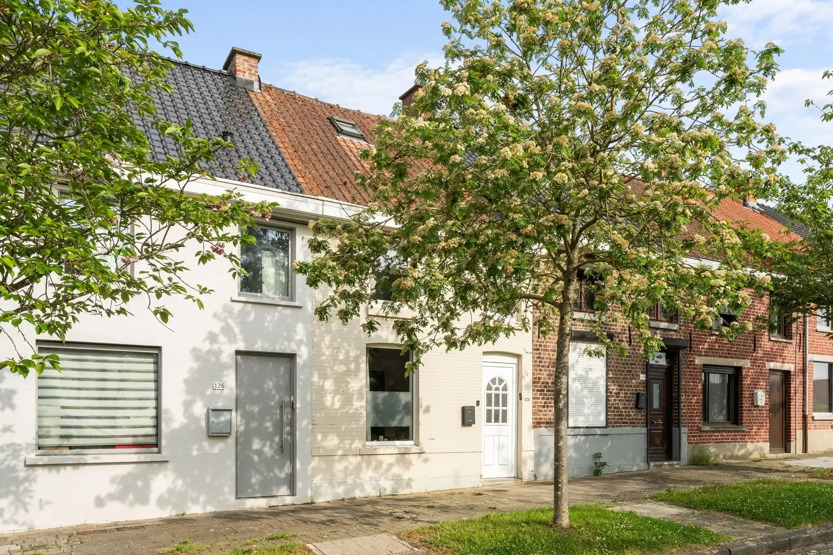 Charmante gerenoveerde woning met tuin, zonder renovatieverplichting en asbestveilig! foto 3