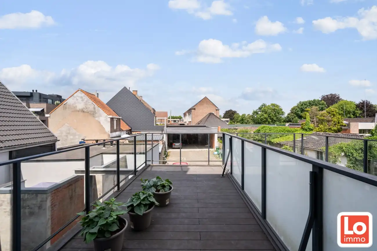Opbrengsteigendom met 6 appartementen te koop met telkens 2 slaapkamers foto 3