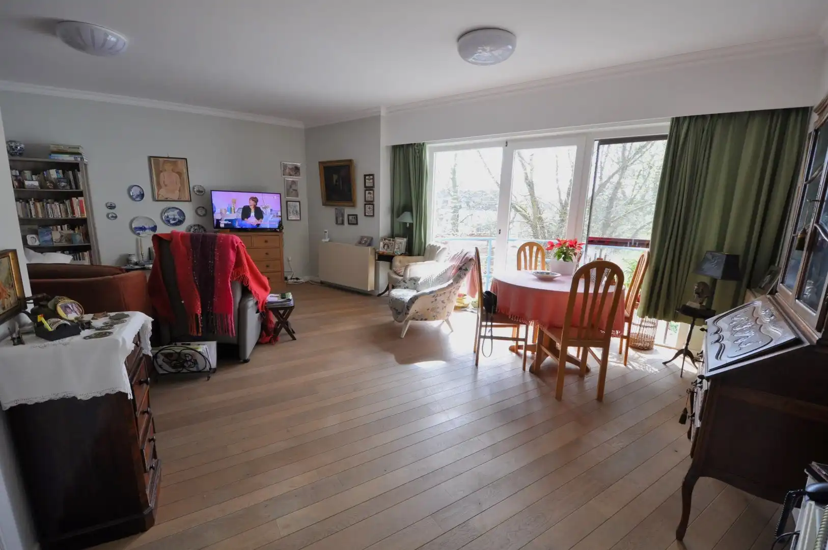 Gerenoveerde serviceflat met 1slk in klassevolle residentie in hartje Brugge foto 2