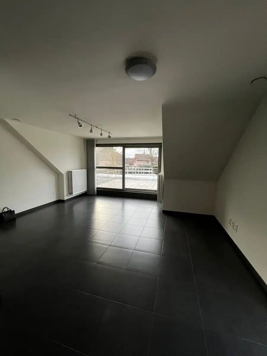 Goed onderhouden appartement met 2 slaapkamers. foto 3