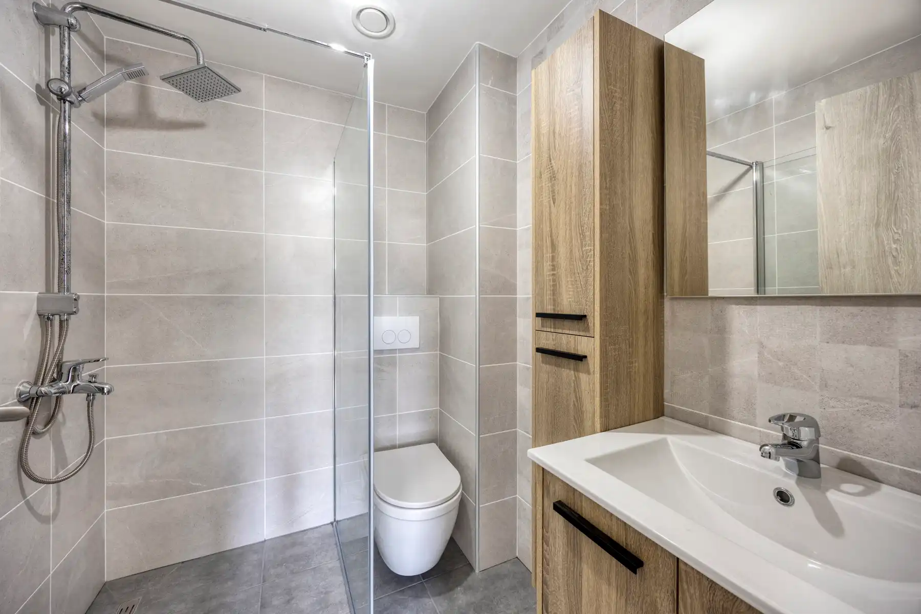 Nieuwbouw triplex met 4 slaap- en badkamers, tuin en parking foto 17