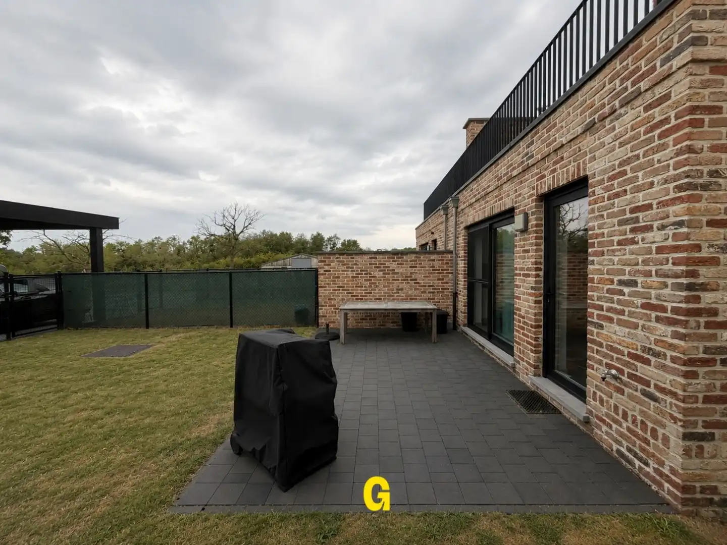 Knap afgewerkt gelijkvloersappartement met 2 slaapkamers, ruim terras en tuintje met tuinberging foto 21
