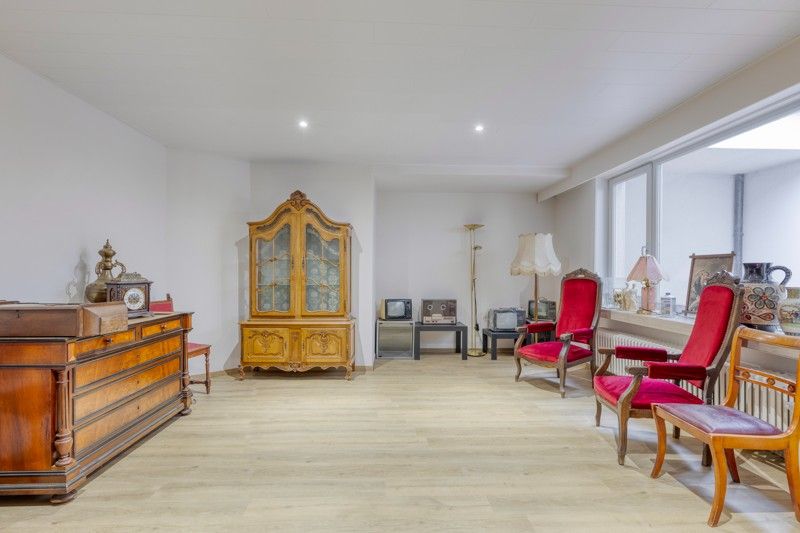 Uniek, karaktervol herenhuis met 5 slaapkamers én aparte garage in hartje Temse TE KOOP! foto 23