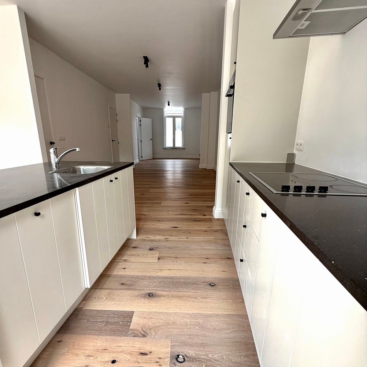 Gerenoveerde stadswoning met 3 slpks en riante tuin foto 4