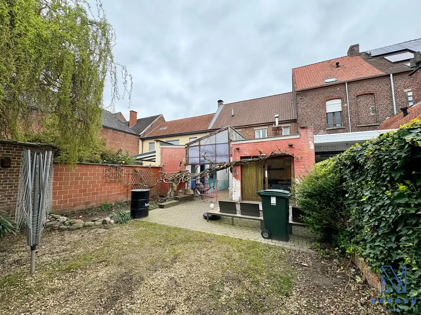 Statige woning te koop in het centrum van Kuurne met 4 slaapkamers en 200m² bewoonbare oppervlakte en volledig vernieuwde elektriciteit!  foto 20