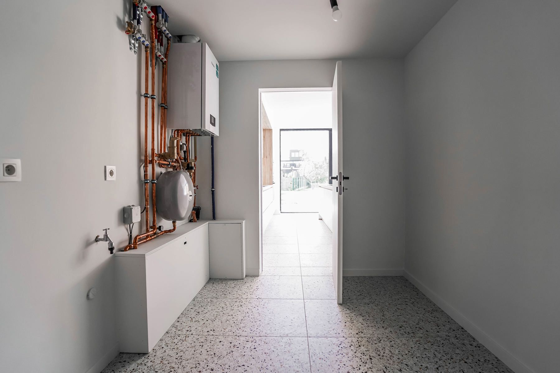 Prachtige, compleet gerenoveerde luxewoning op toplocatie te Kapelle-op-den-Bos foto 15