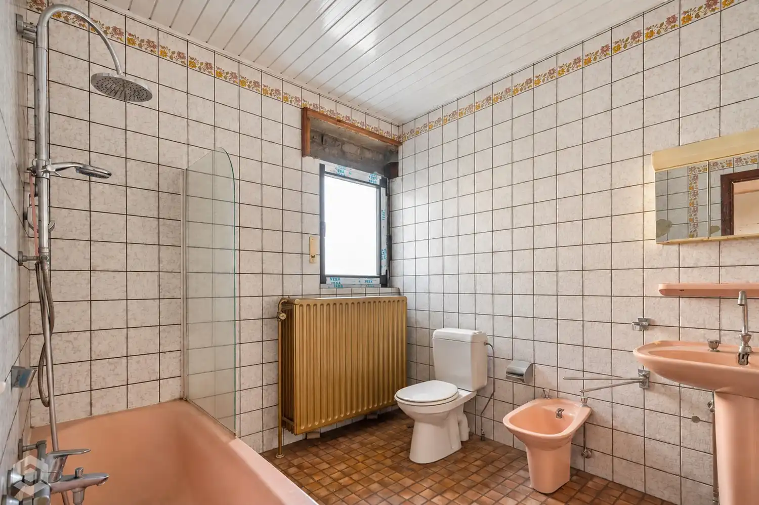 Ruime gezinswoning met magazijn van 250 m² op 9 are in Beerzel foto 8