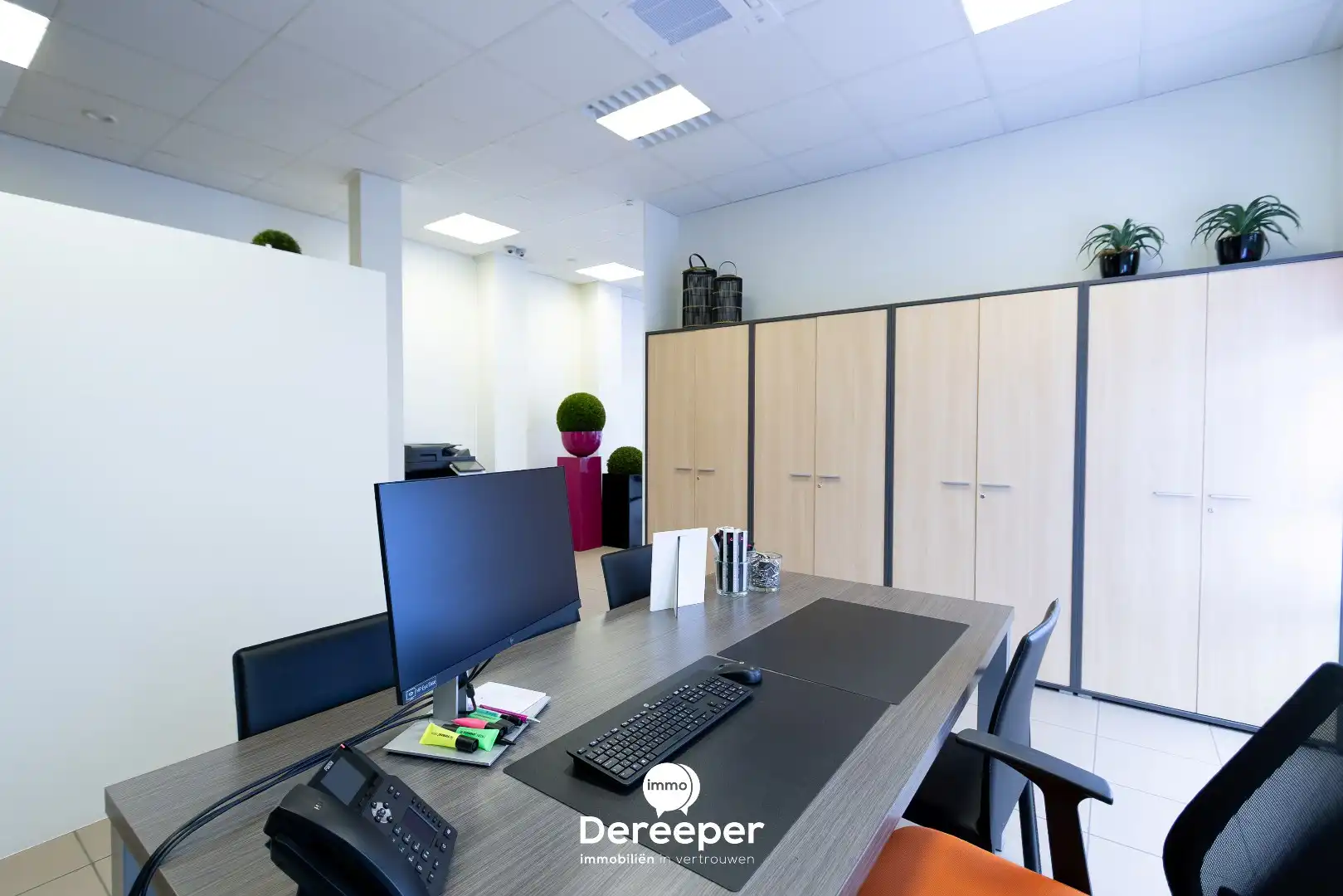 HANDELSRUIMTE VAN 73 M² OP TOPLOCATIE AAN DE MARKT IN GISTEL foto 8