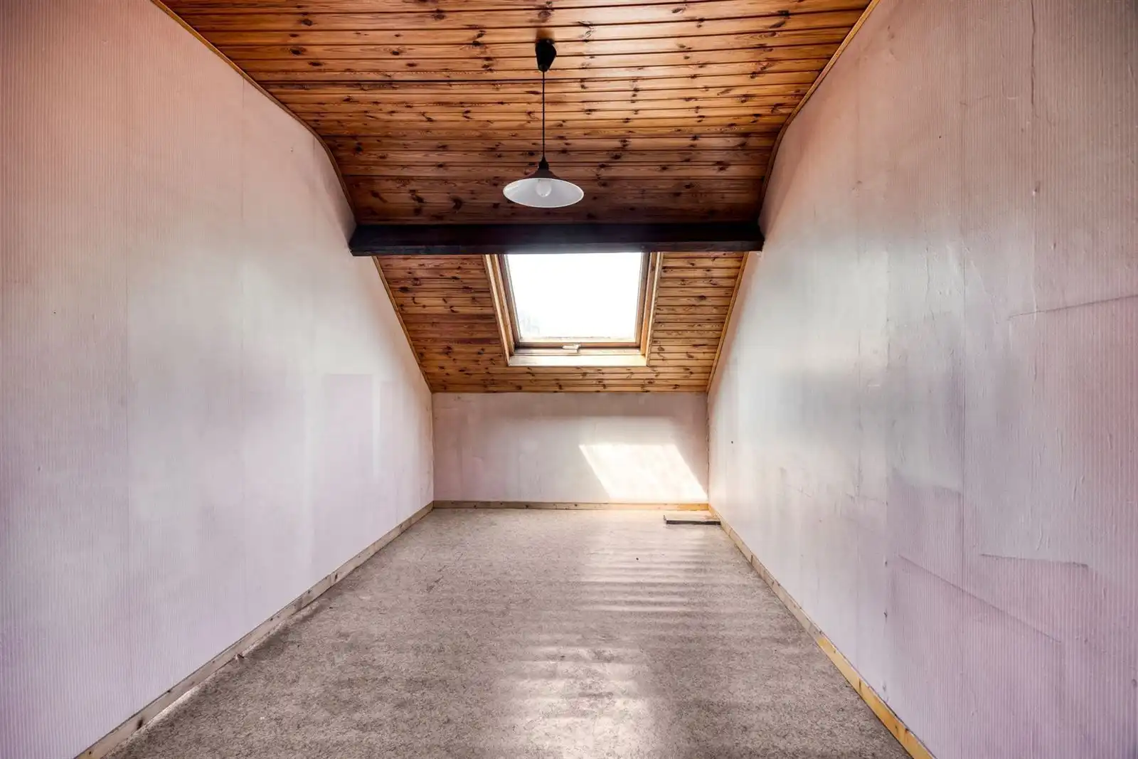 Ruime herenwoning met voormalige dokterspraktijk foto 31
