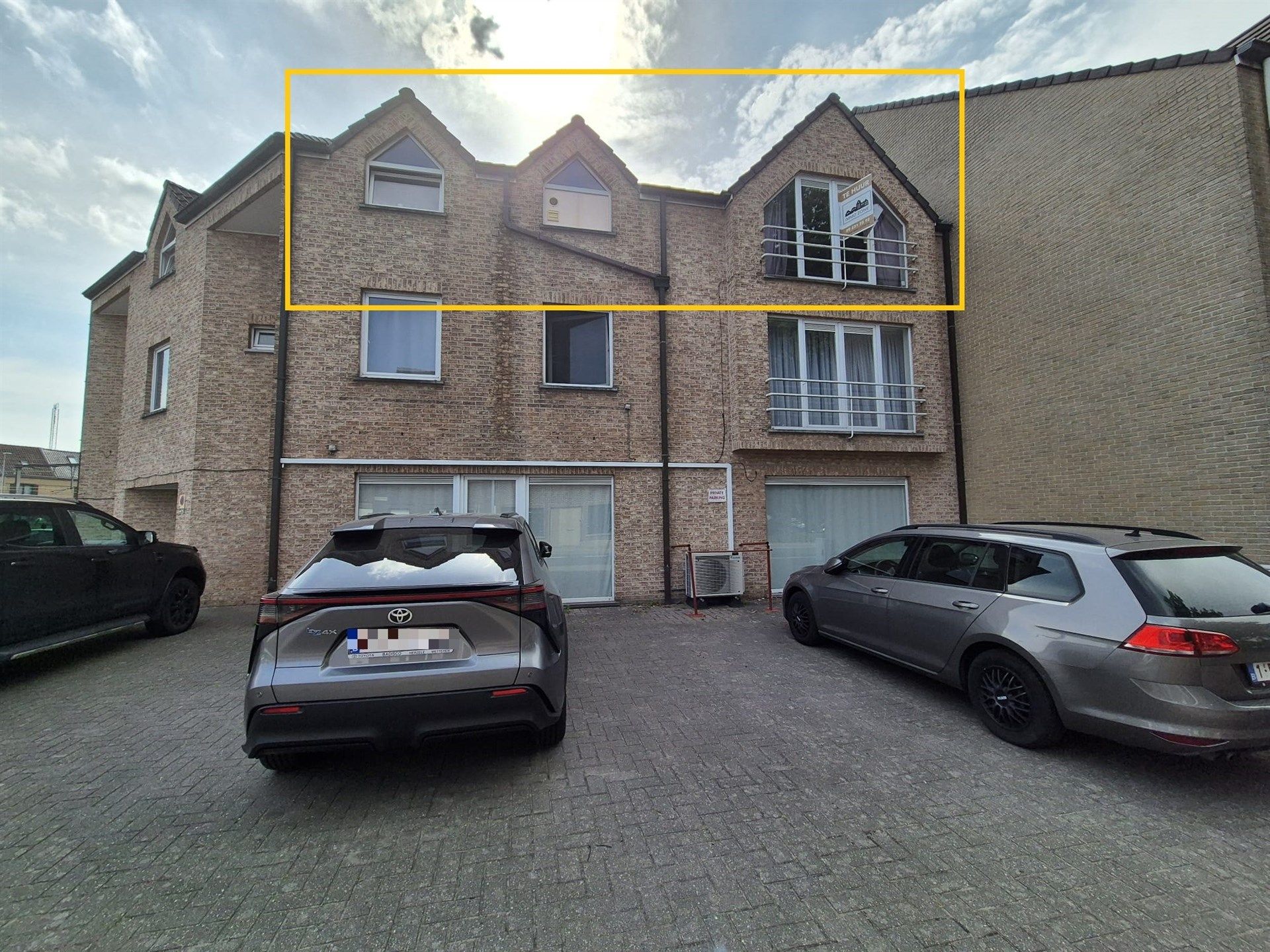 Gunstig gelegen 2 slaapkamer appartement op de tweede verdieping. foto {{pictureIndex}}