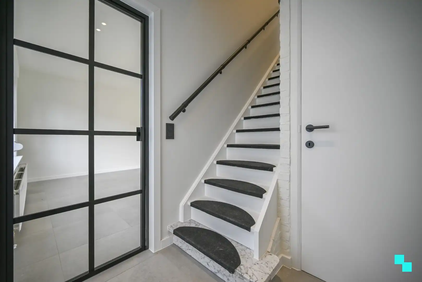 Zeer rustig gelegen, recent gerenoveerde woning op de Bosmolens foto 2