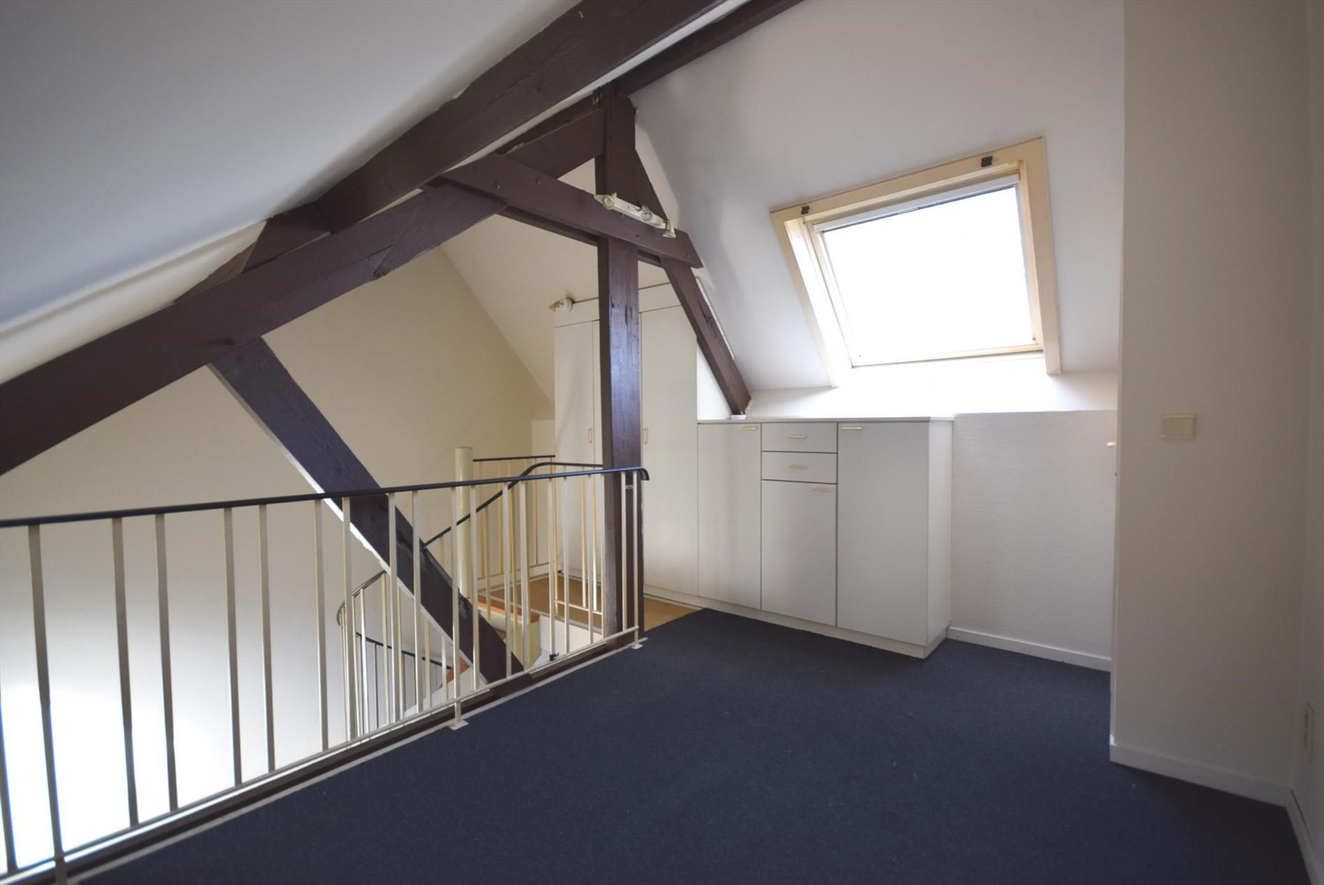 EENSLAAPKAMER DAKAPPARTEMENT IN STADSCENTRUM ROESELARE  foto 6