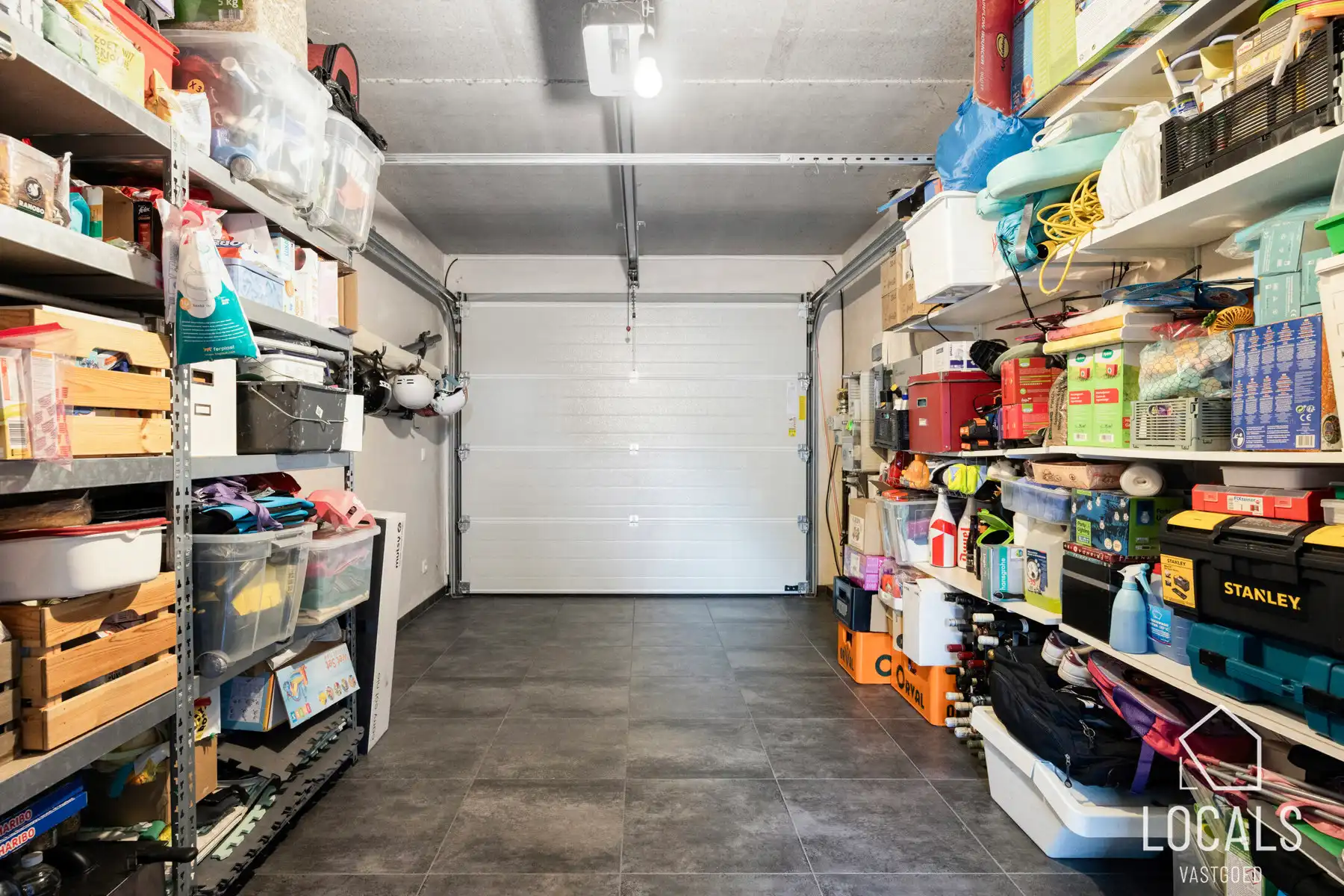 Recente instapklare HOB met garage, tuin en 3 slaapkamers foto 19