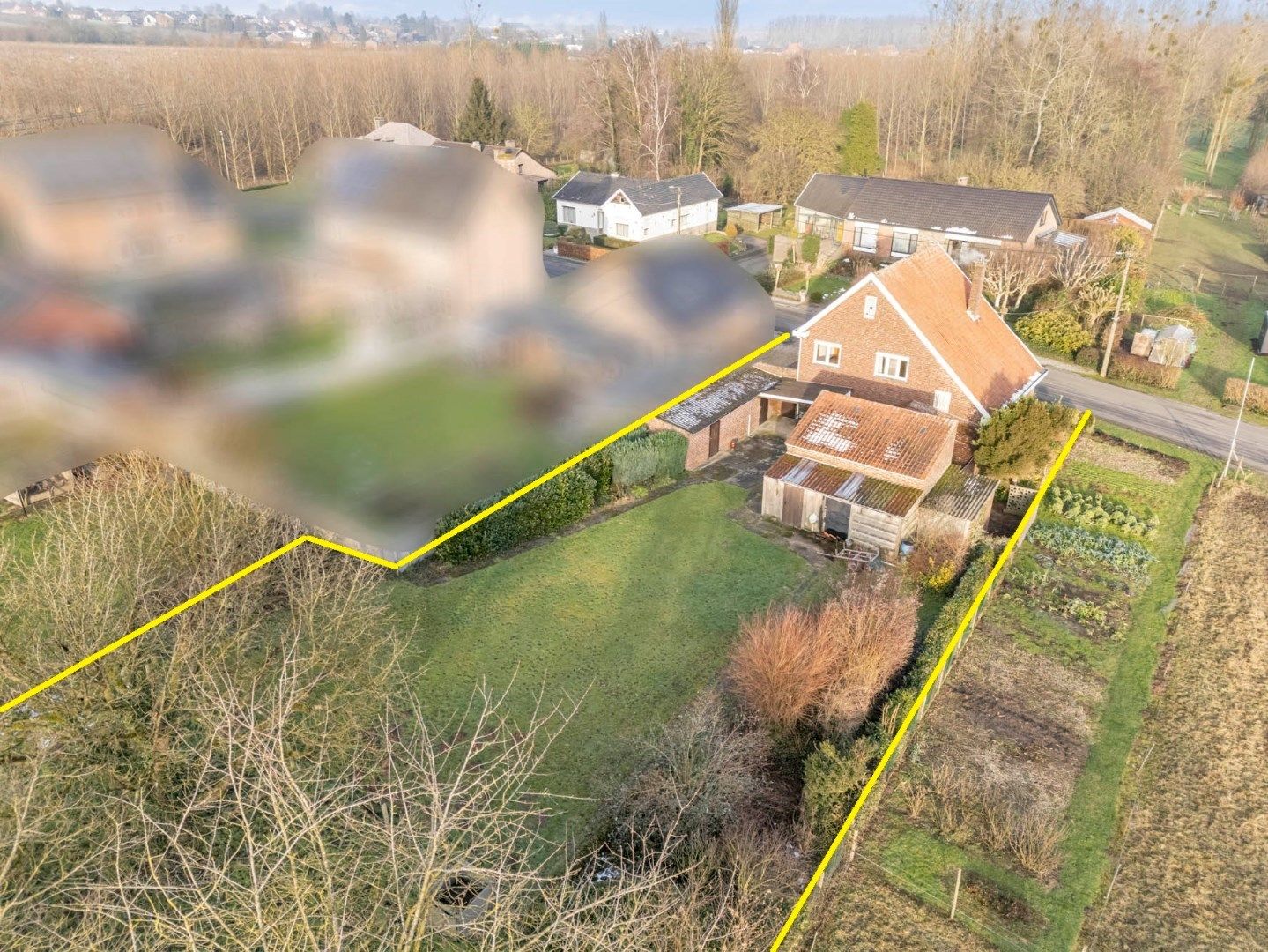 Te renoveren vrijstaande woning met zuidwest gerichte tuin en achterliggende weide op 16a 23ca foto 4