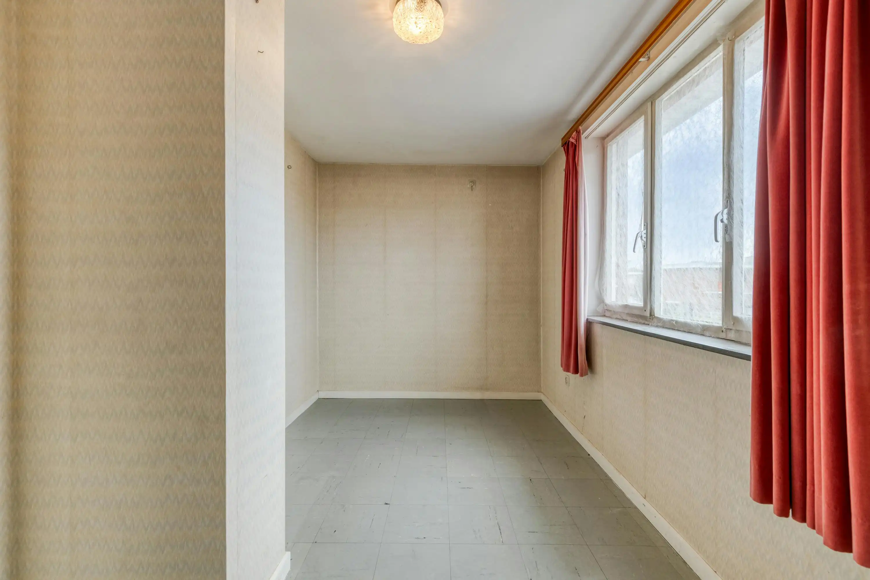 Ruime gezinswoning met zonnige tuin te koop in Roeselare foto 16