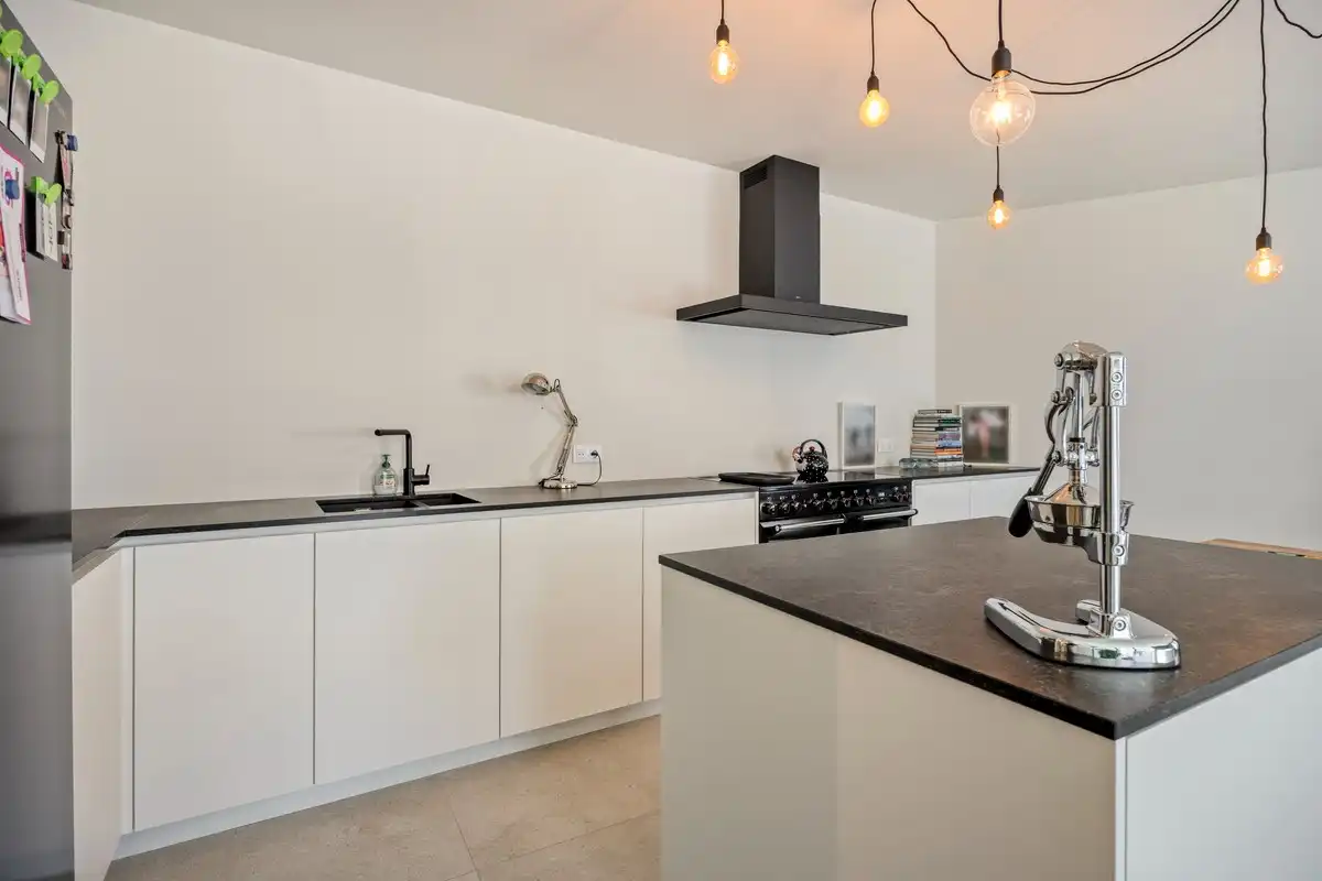 Zeer recent tweeslaapkamerappartement op een rustige ligging in hartje centrum. foto 7