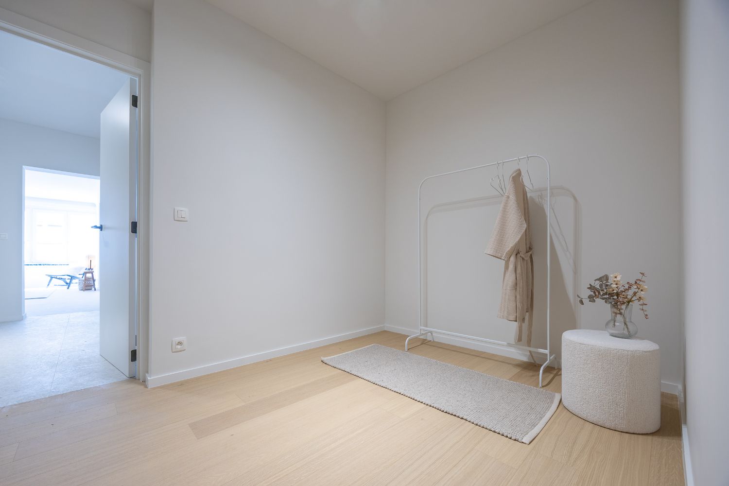 Gerenoveerd twee slaapkamer appartement in centrum Oostende foto 19