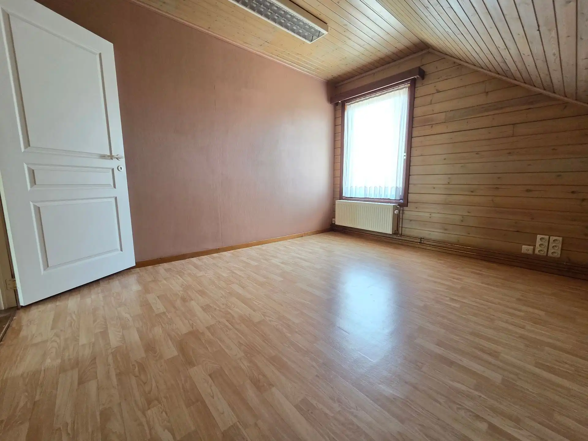 Instapklare woning, 5 slpk met groot bijgebouw van 112m² foto 12