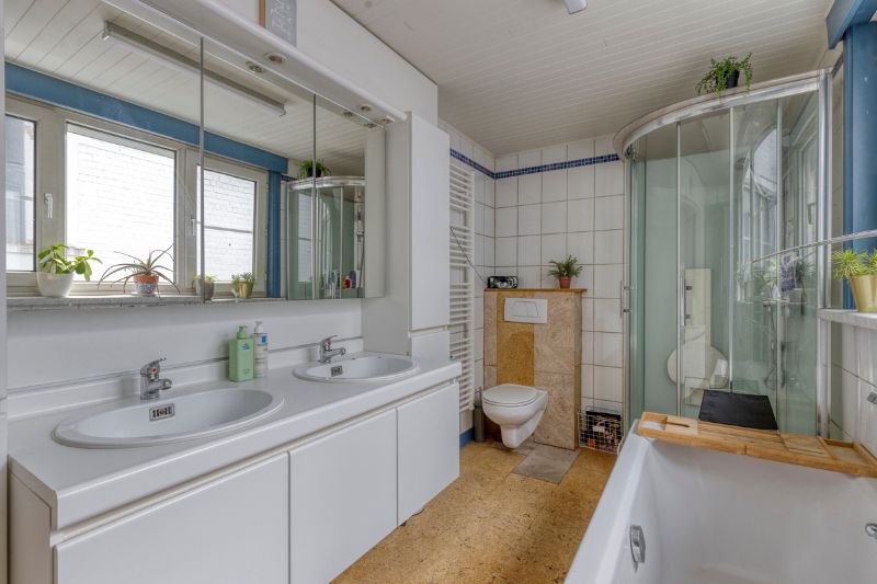 Zonnige authentieke woning met tuintje en topligging! foto 13