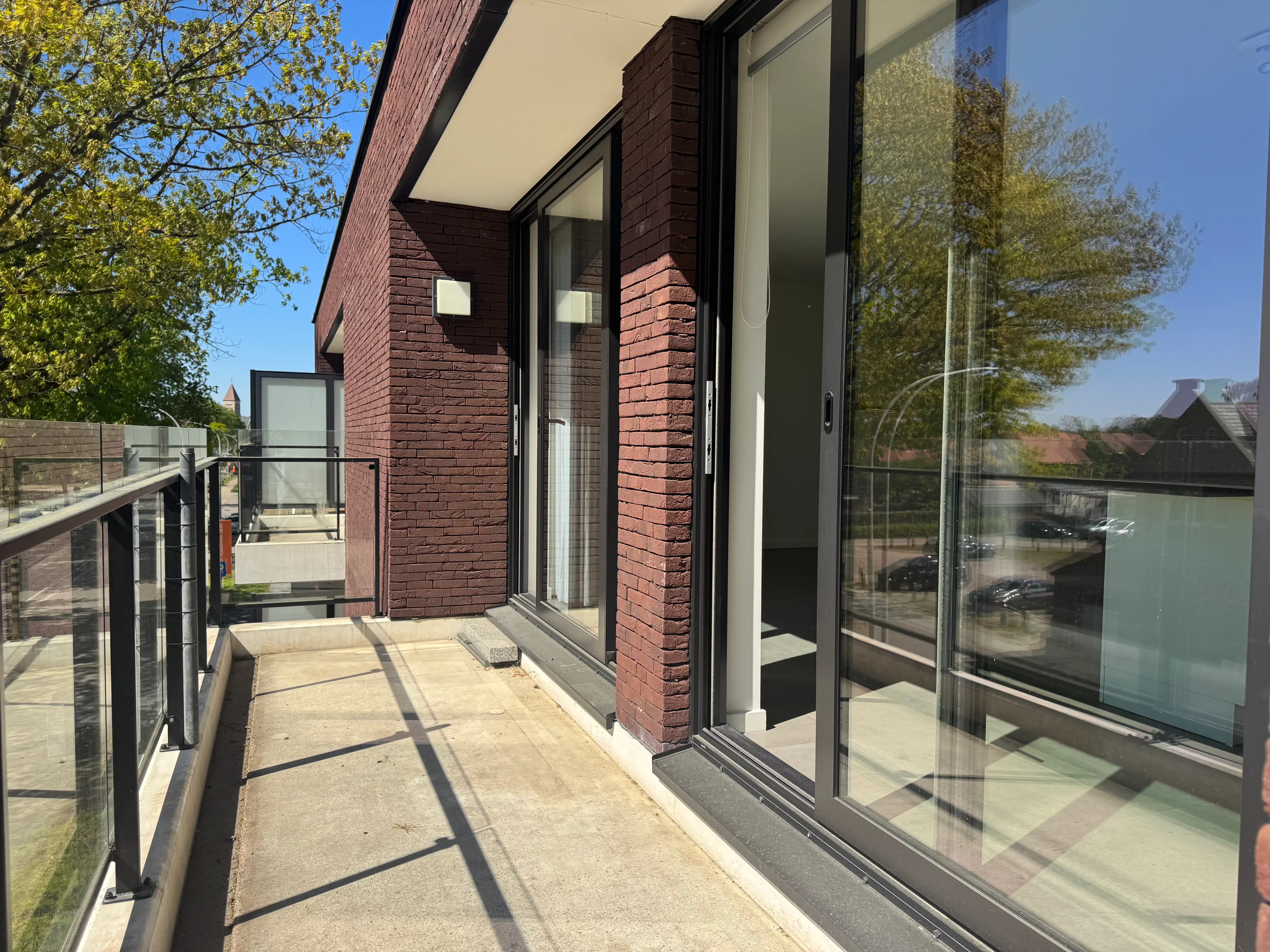 Ruim 2-slaapkamer appartement nabij centrum Genk foto 12