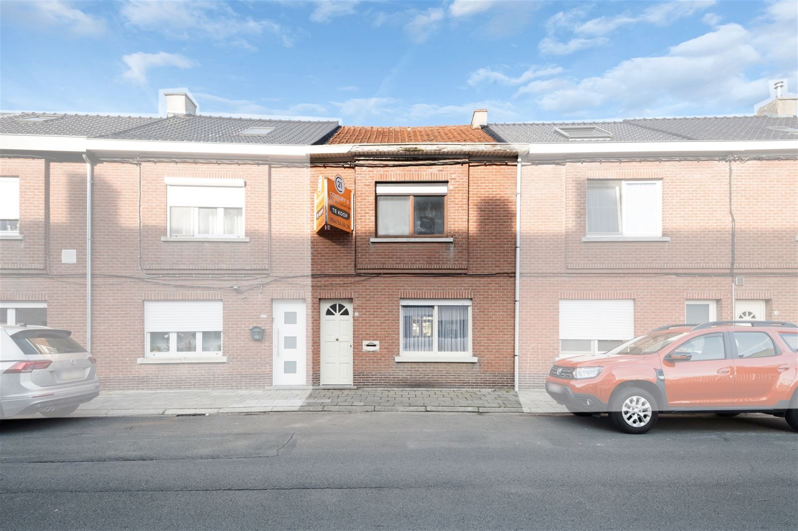 Hoofdfoto van de publicatie: Deels te renoveren stadswoning met tuin op 1are19