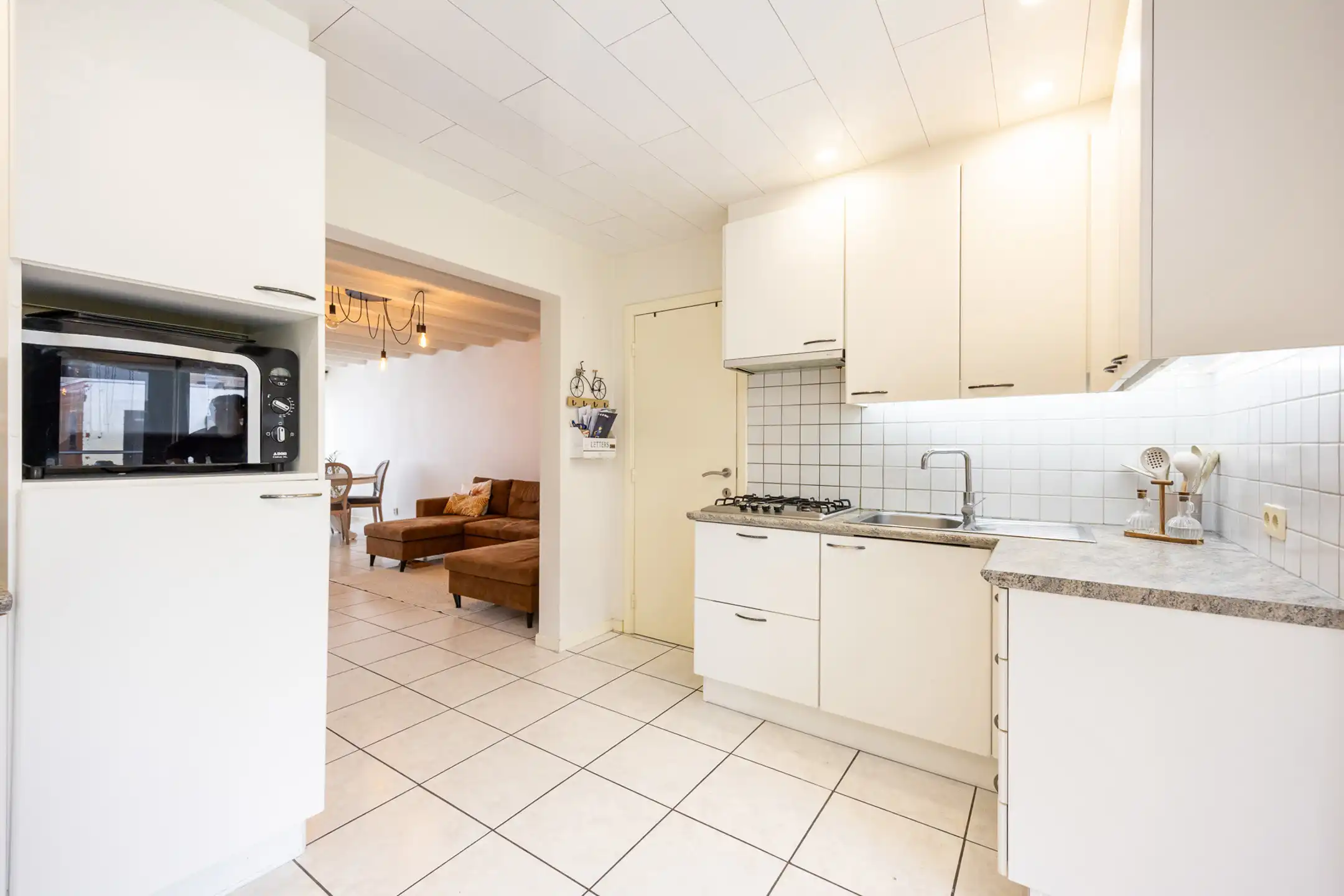 Gunstig gelegen woning met drie slaapkamers en garage foto 11