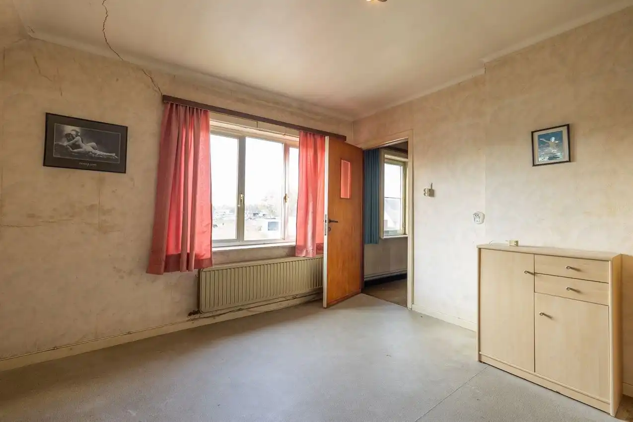 Te renoveren woning met ruimte, rust en potentieel foto 22