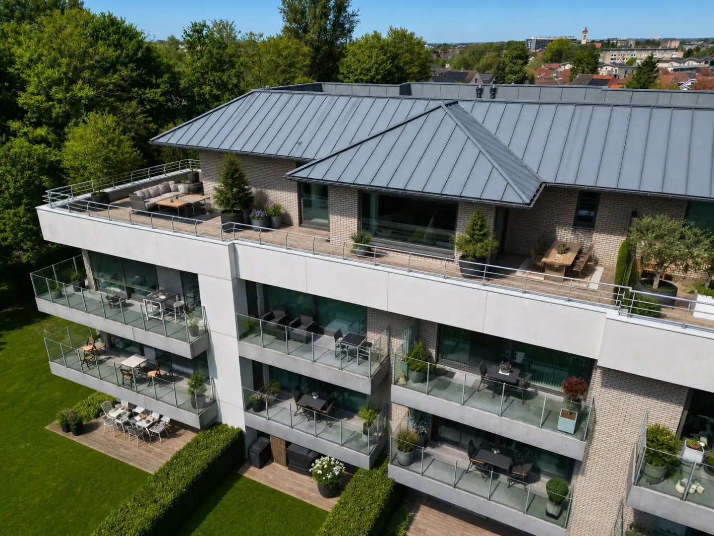 LUXE PENTHOUSE MET ADEMBENEMEND ZICHT OP STERREBOS. foto {{pictureIndex}}