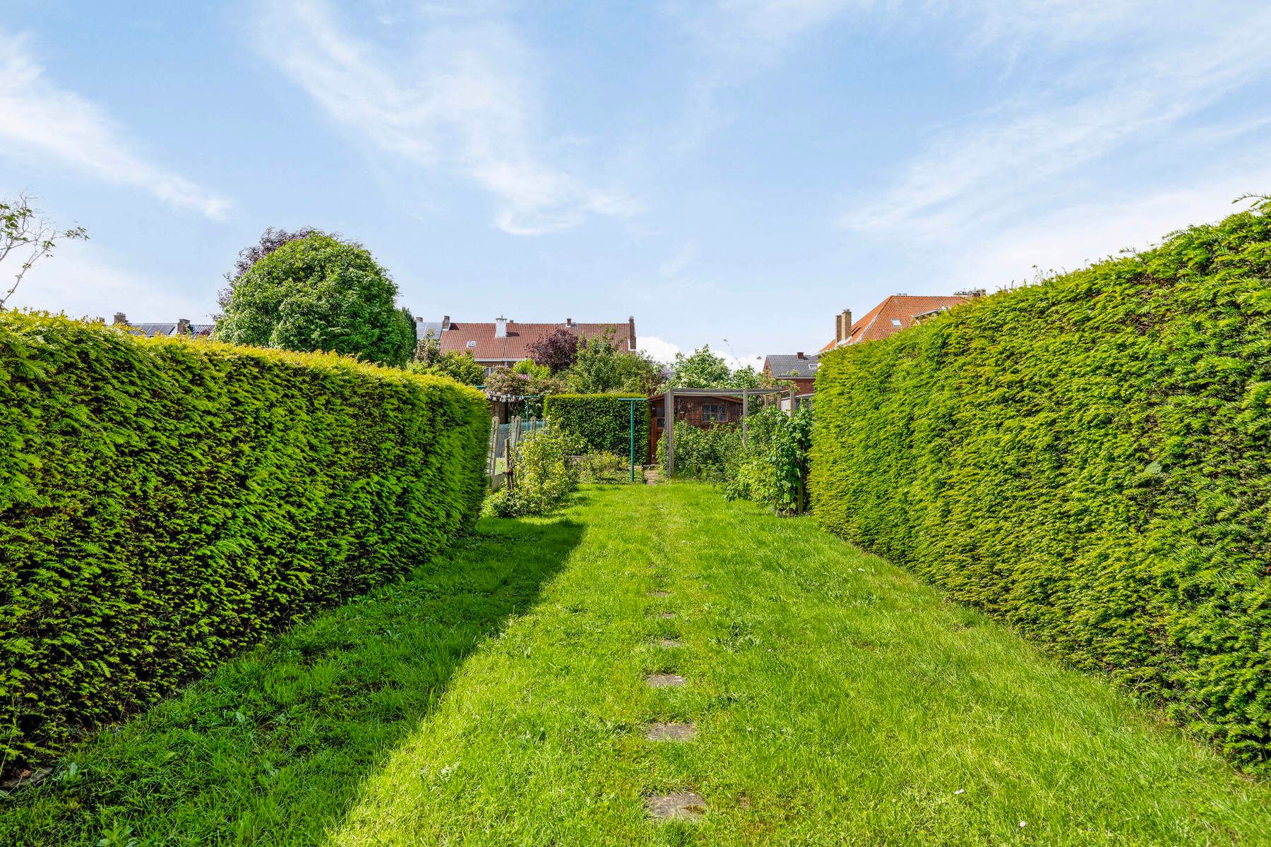 Architecturale woning met 4 slaapkamers en leuke tuin  foto 4