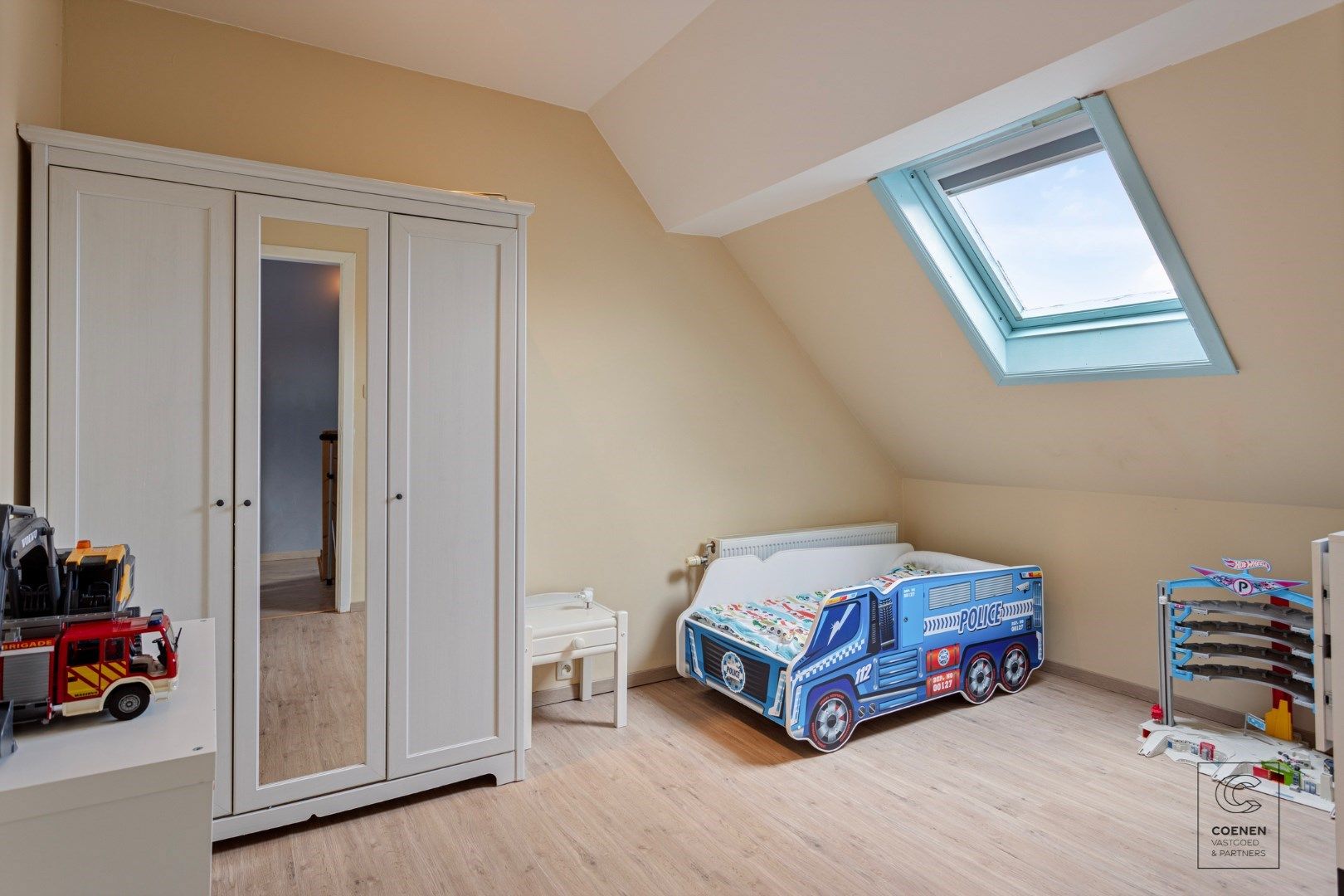 Ruime woning met 5 slpk's en een bew opp van 155 m² op zeer centrale ligging te Merksem foto 21