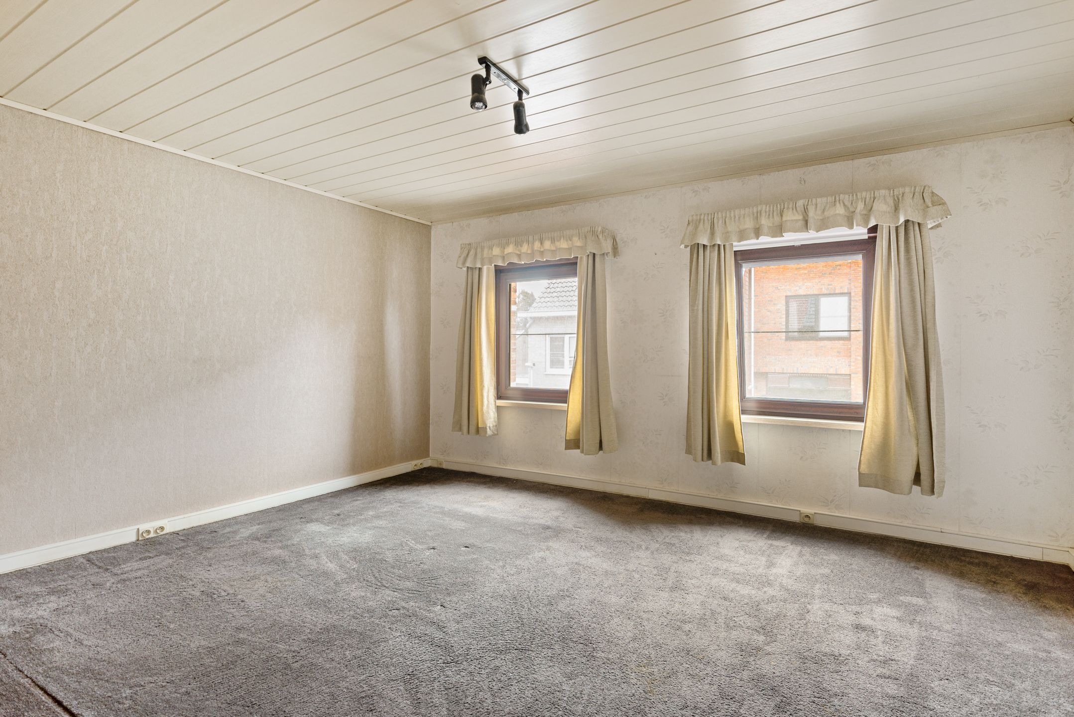 Halfopen woning met grote garage vlakbij centrum Kapellen ! foto 12